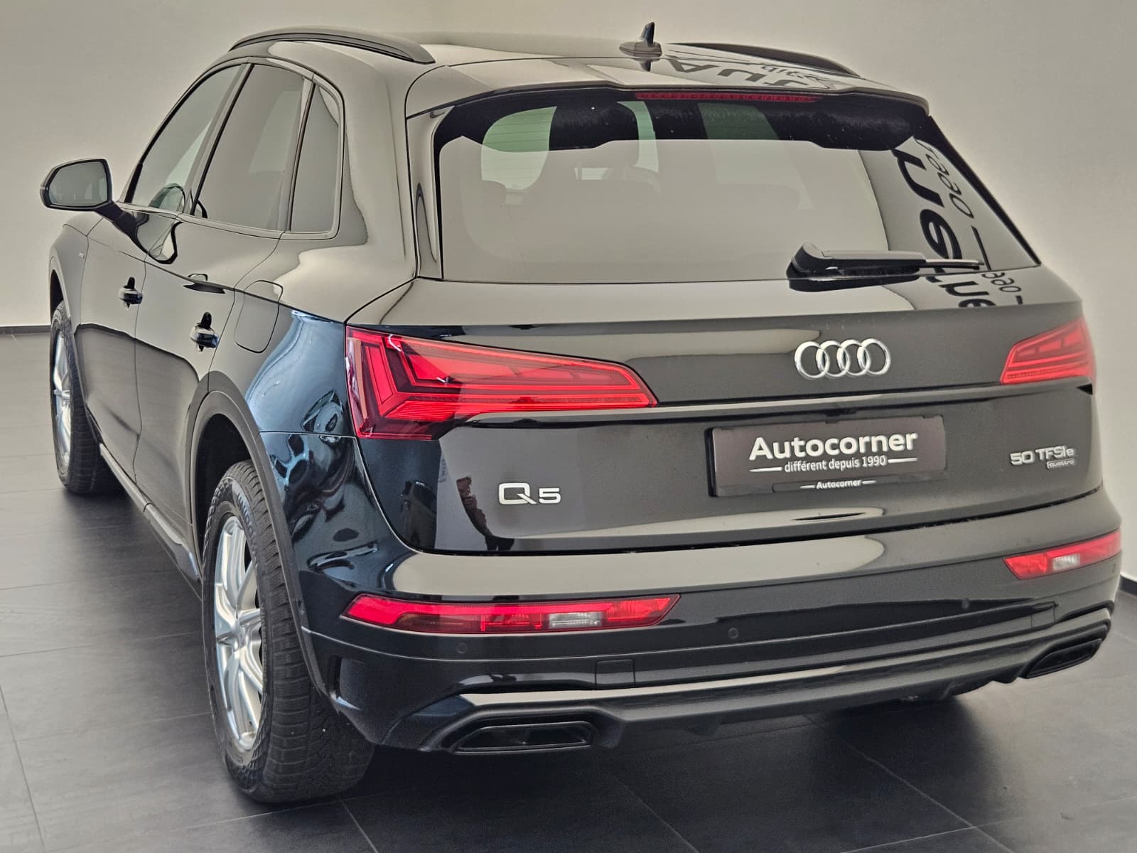 AUDI Q5 50 TFSI e PHEV quattro S-tronic-image-8