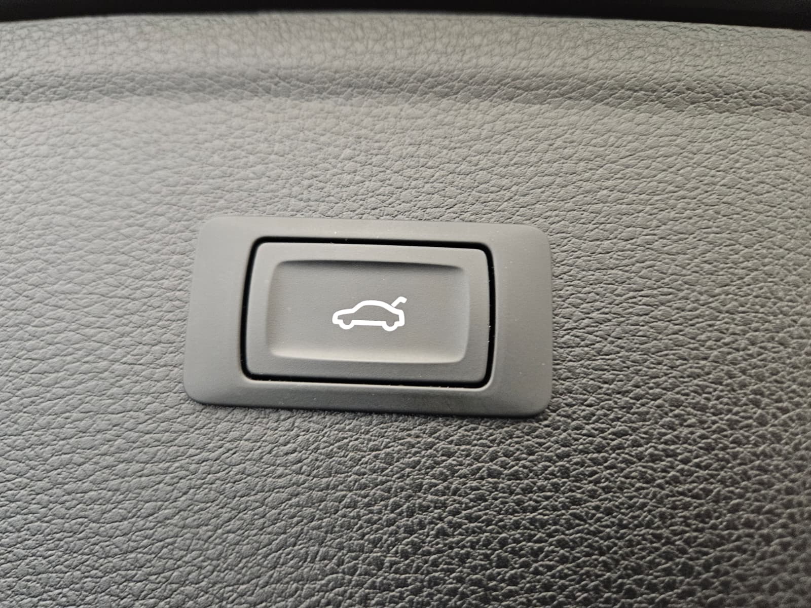 AUDI Q5 50 TFSI e PHEV quattro S-tronic-image-15