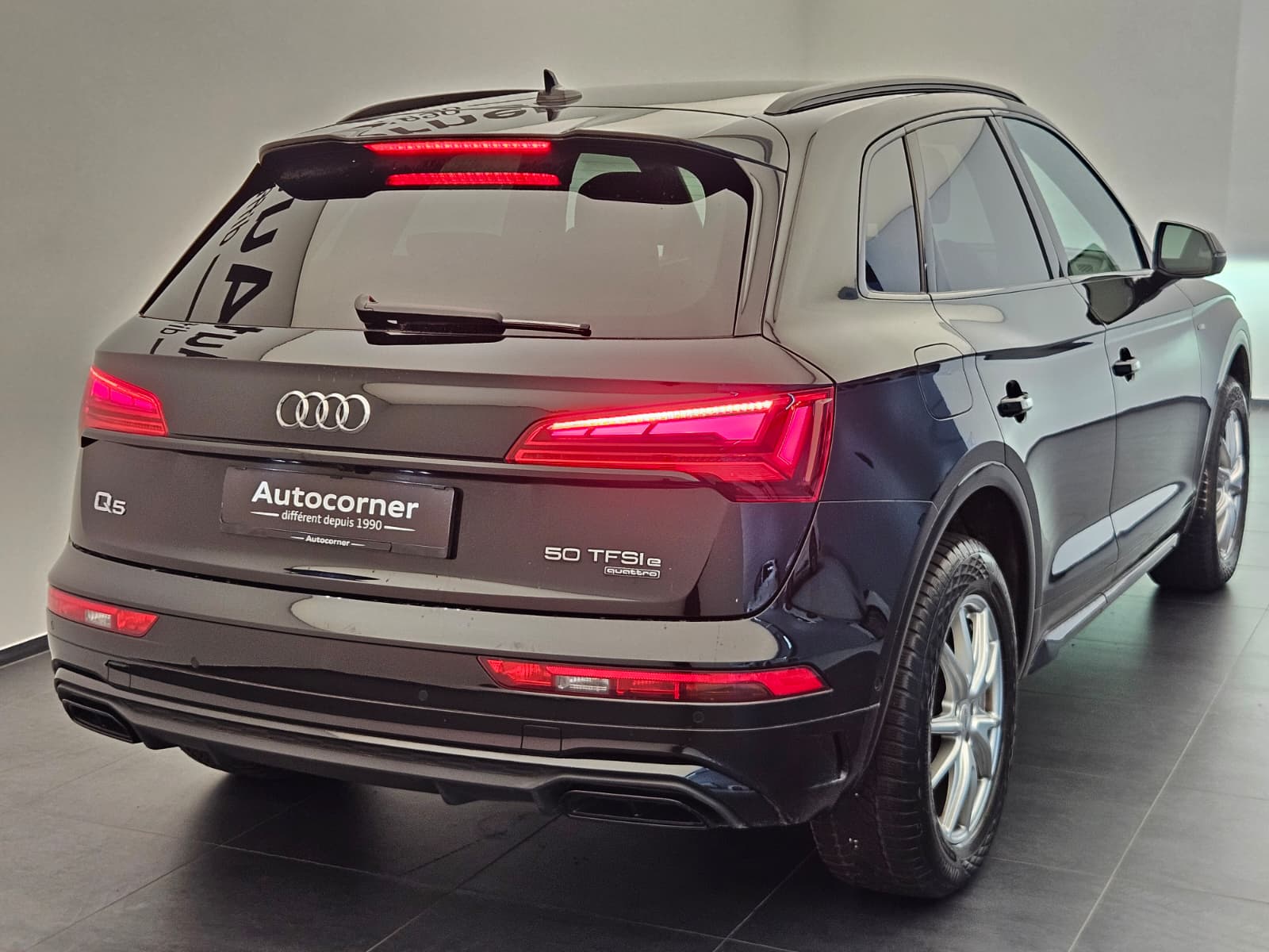 AUDI Q5 50 TFSI e PHEV quattro S-tronic-image-6