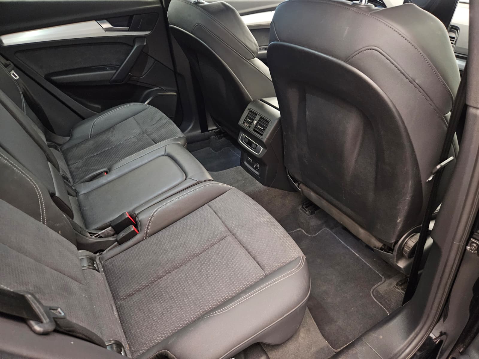 AUDI Q5 50 TFSI e PHEV quattro S-tronic-image-13