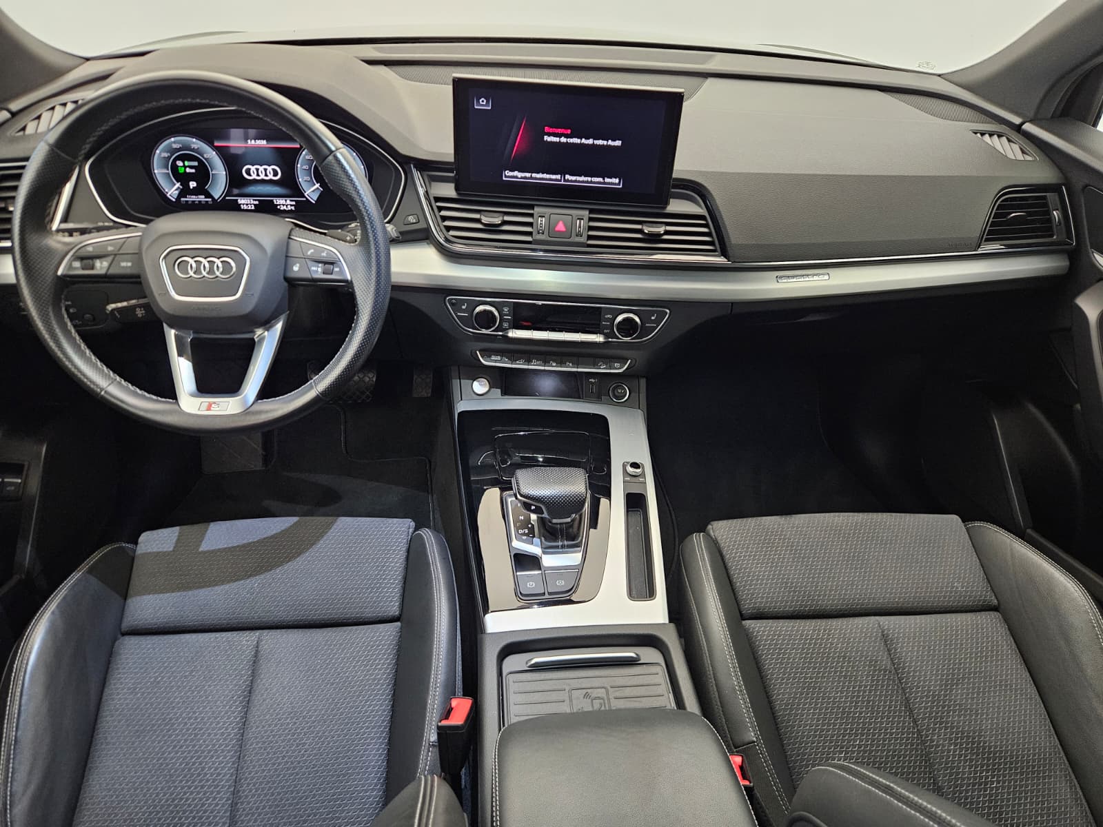 AUDI Q5 50 TFSI e PHEV quattro S-tronic-image-9