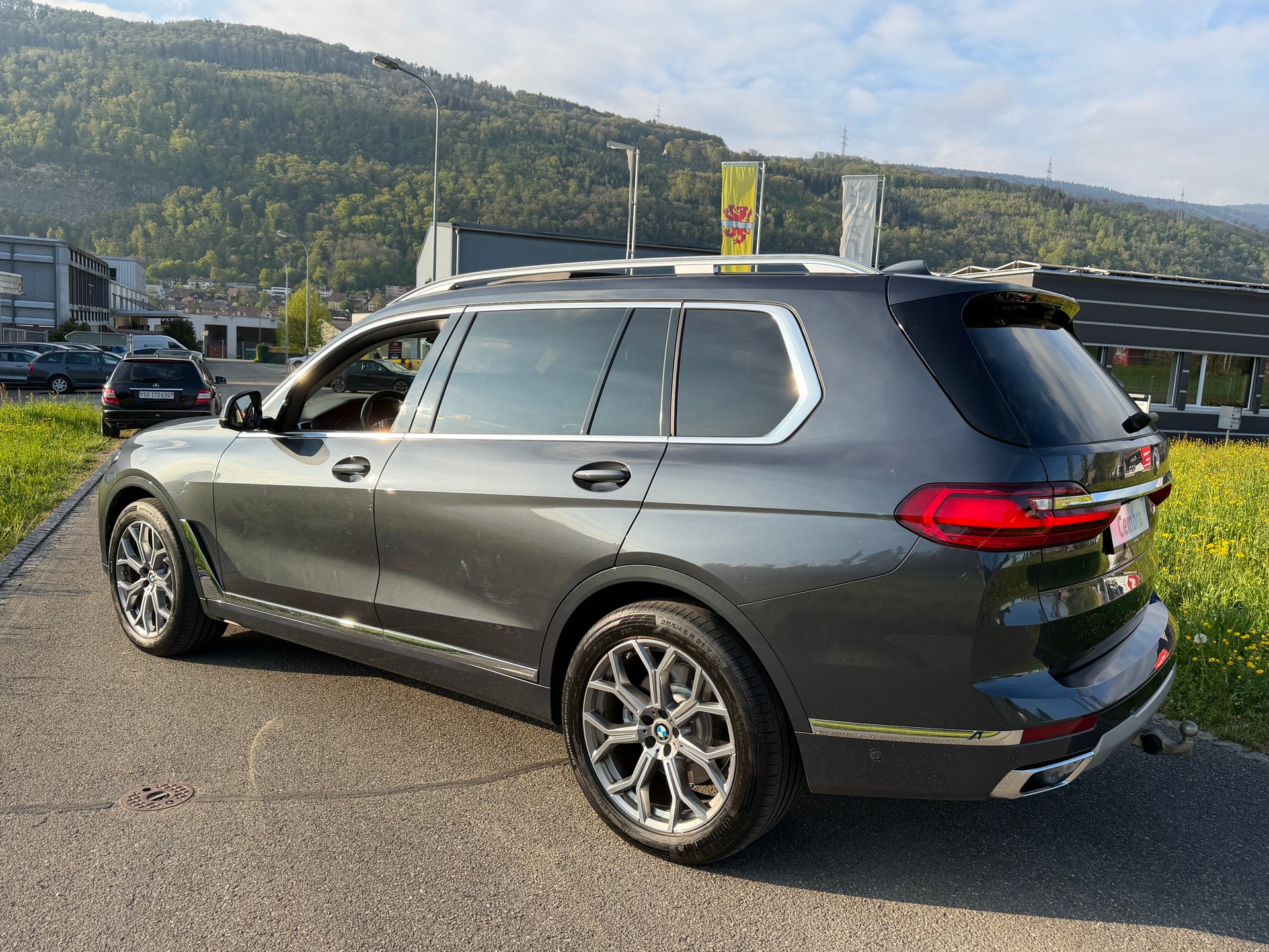 BMW 340 PS. X7 X-DRIVE 48V 40d STEPTRONIC. CH WAGEN. TOP AUSSTATTUNG !! PANORAMA + 7 PLÄTZER + AHK 3500. NEU AB MFK NEU AB SERVICE.-image-57