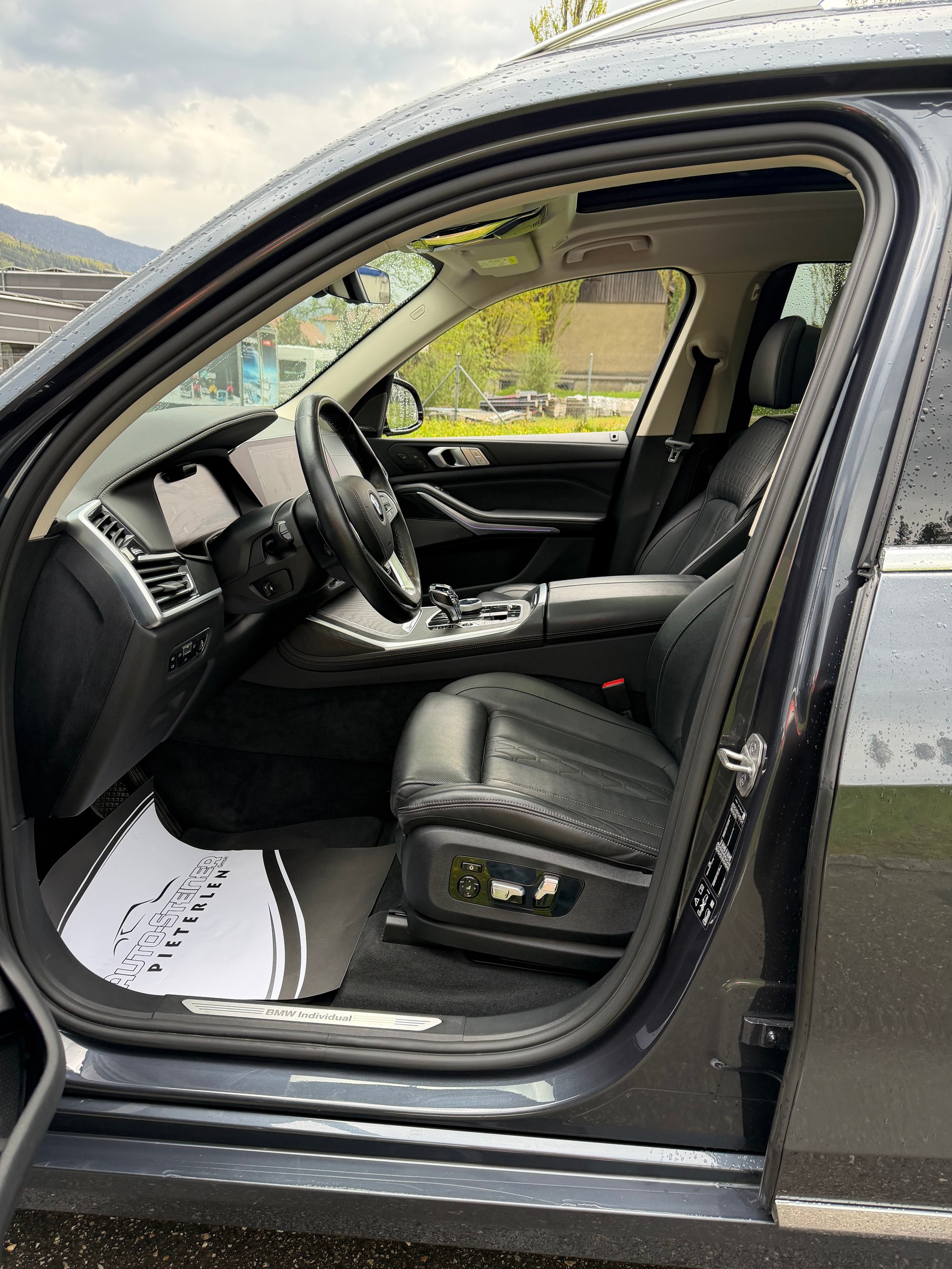 BMW 340 PS. X7 X-DRIVE 48V 40d STEPTRONIC. CH WAGEN. TOP AUSSTATTUNG !! PANORAMA + 7 PLÄTZER + AHK 3500. NEU AB MFK NEU AB SERVICE.-image-25