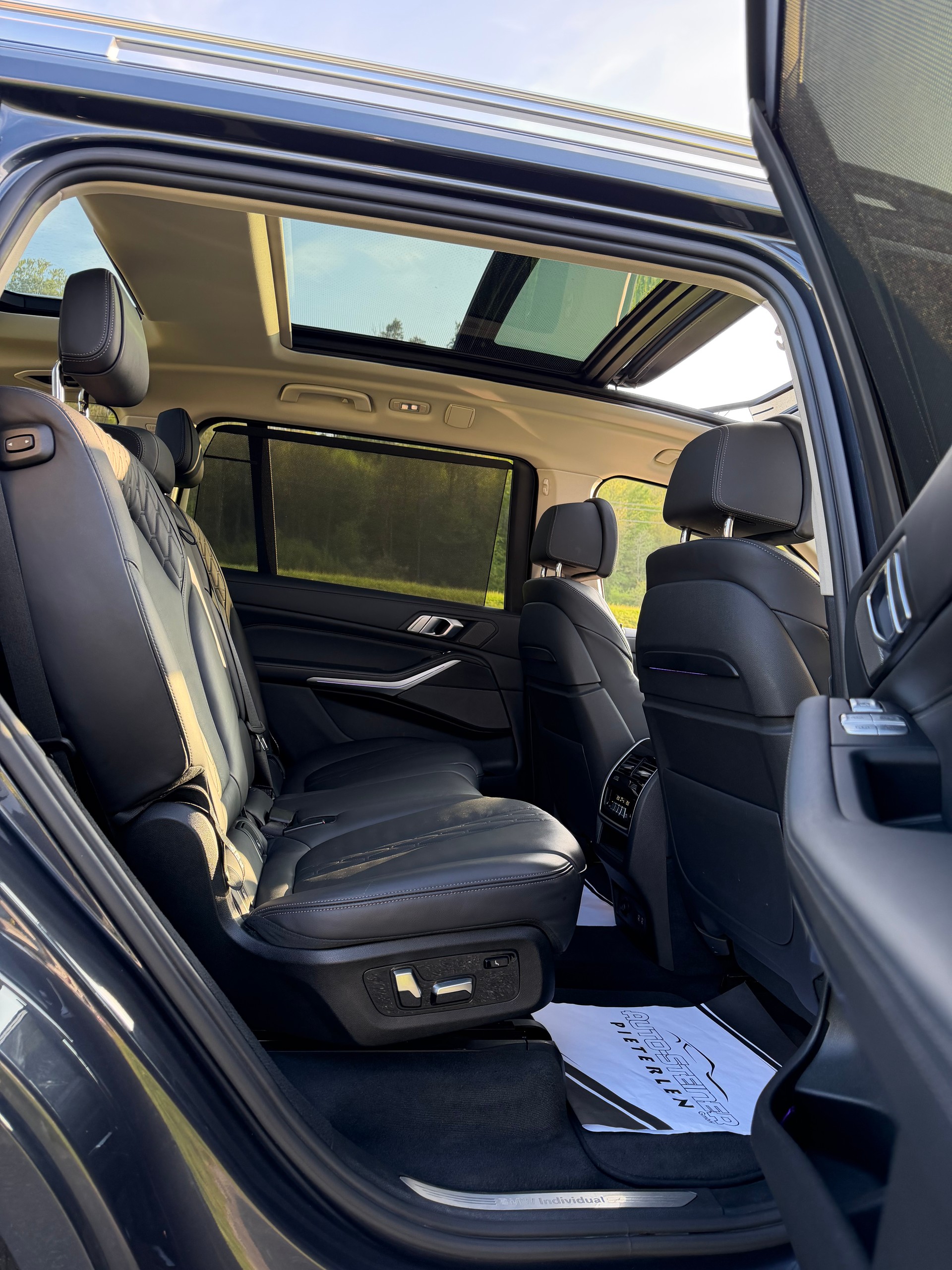 BMW 340 PS. X7 X-DRIVE 48V 40d STEPTRONIC. CH WAGEN. TOP AUSSTATTUNG !! PANORAMA + 7 PLÄTZER + AHK 3500. NEU AB MFK NEU AB SERVICE.-image-7