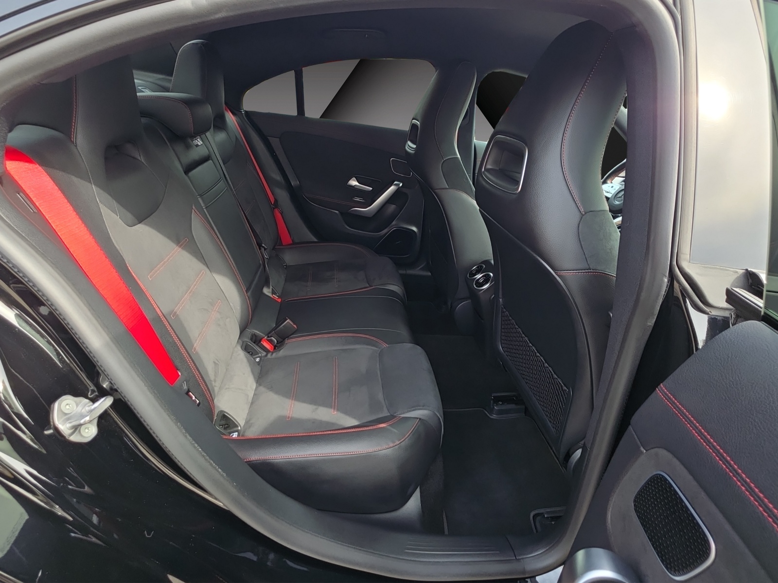 MERCEDES-BENZ CLA 35 AMG 4Matic 7G-DCT-image-17