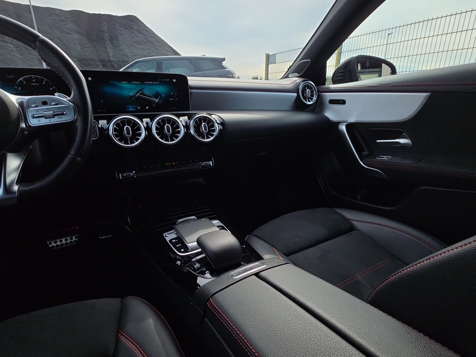MERCEDES-BENZ CLA 35 AMG 4Matic 7G-DCT-image-12