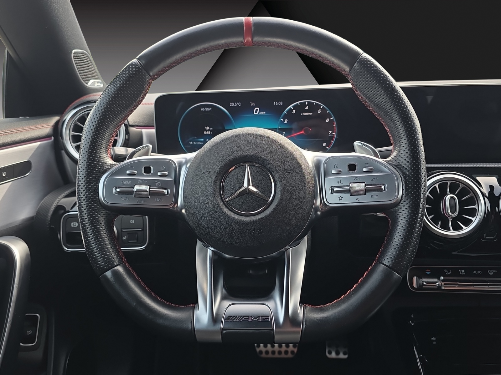 MERCEDES-BENZ CLA 35 AMG 4Matic 7G-DCT-image-8