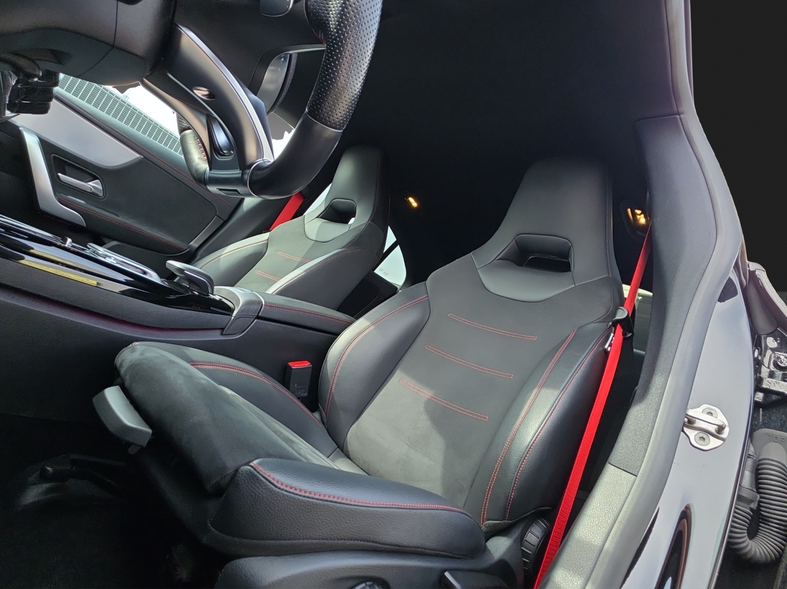 MERCEDES-BENZ CLA 35 AMG 4Matic 7G-DCT-image-13