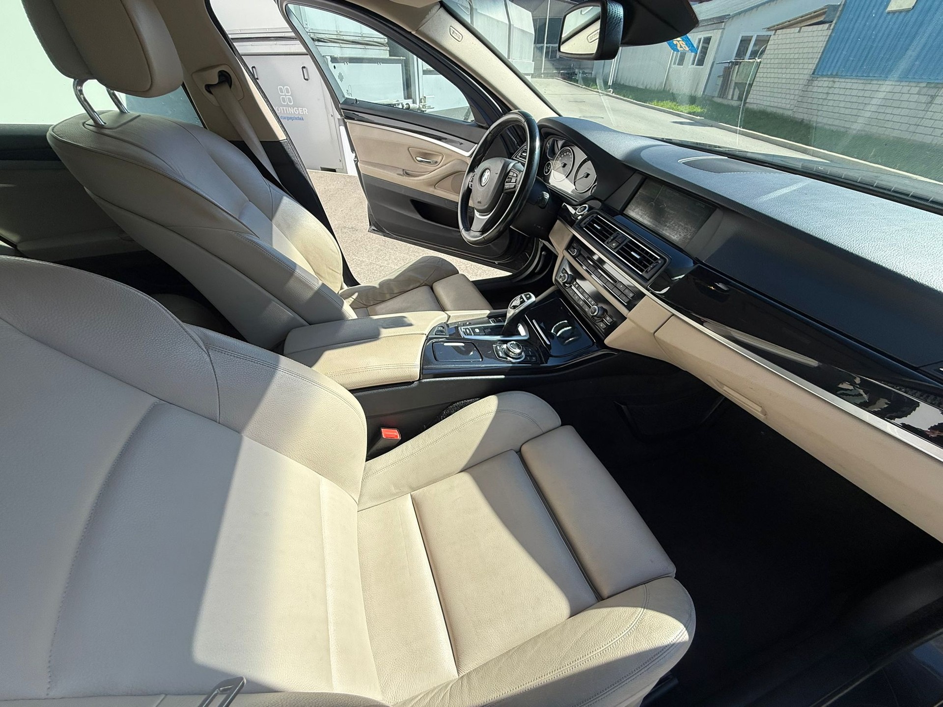 BMW 520d Touring Steptronic-image-8