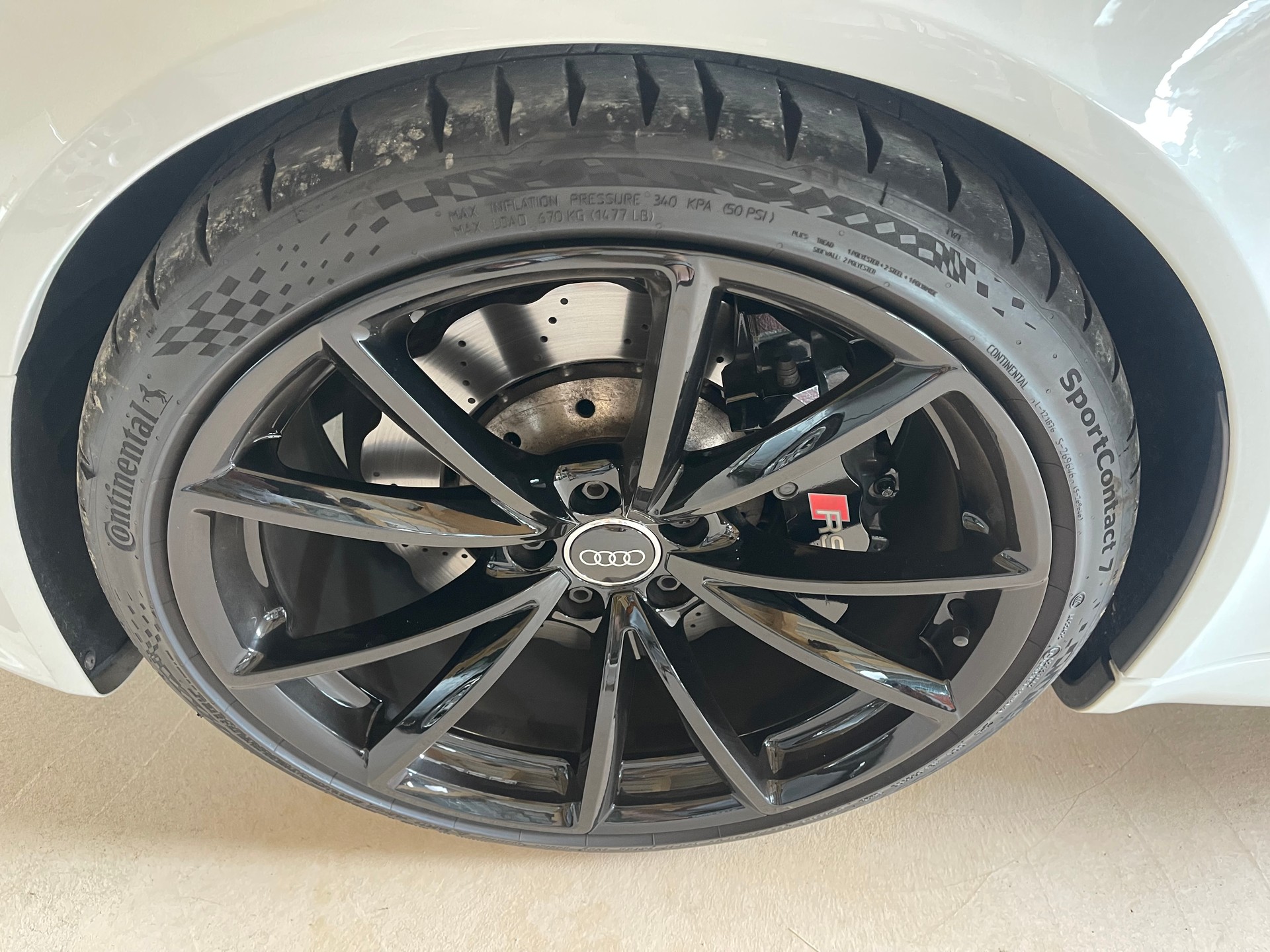 AUDI RS4 Avant 4.2 FSI V8 quattro S-tronic-image-3