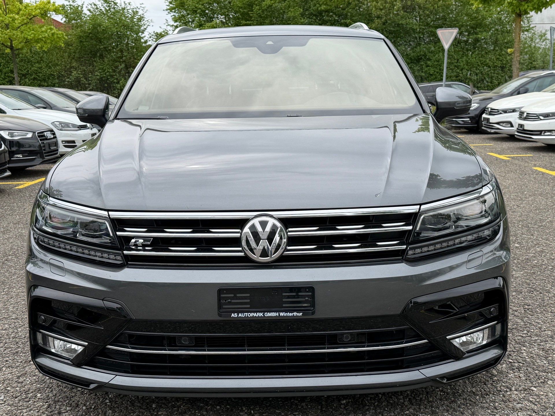 VW Tiguan 2.0 TDI SCR Highline4Motion DSG R-Line-showroom-element-1