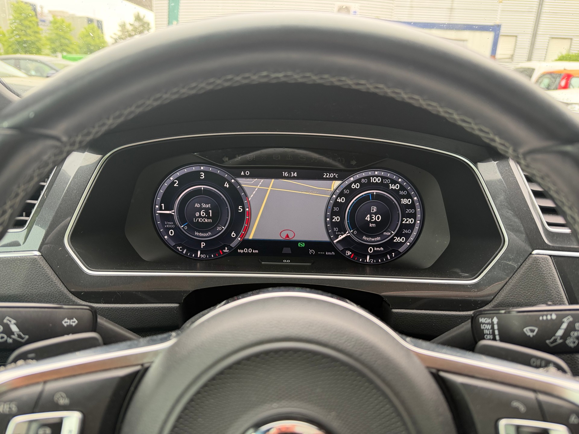 VW Tiguan 2.0 TDI SCR Highline4Motion DSG R-Line-image-16