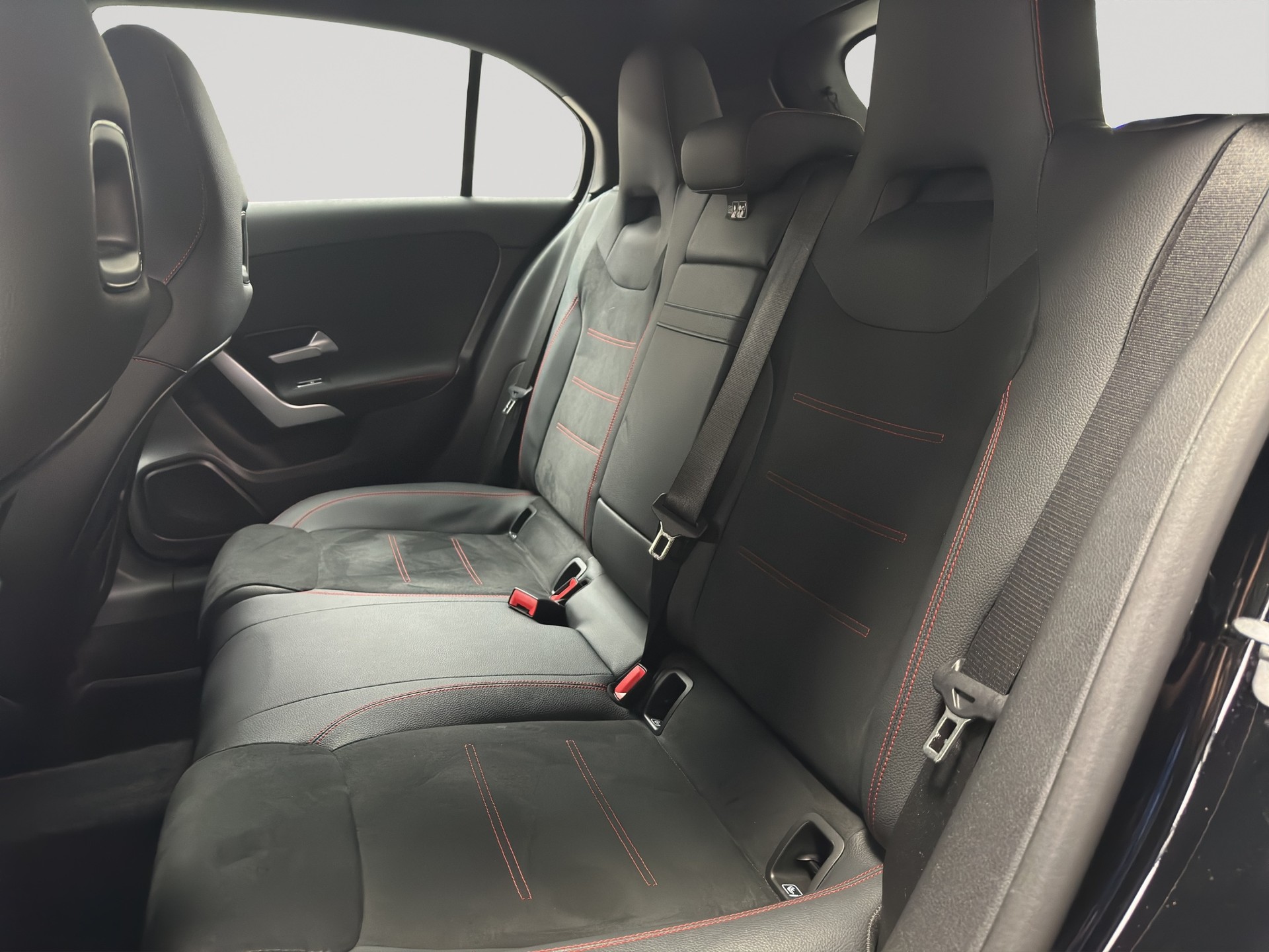 MERCEDES-BENZ A 200 AMG 7G-DCT-image-7