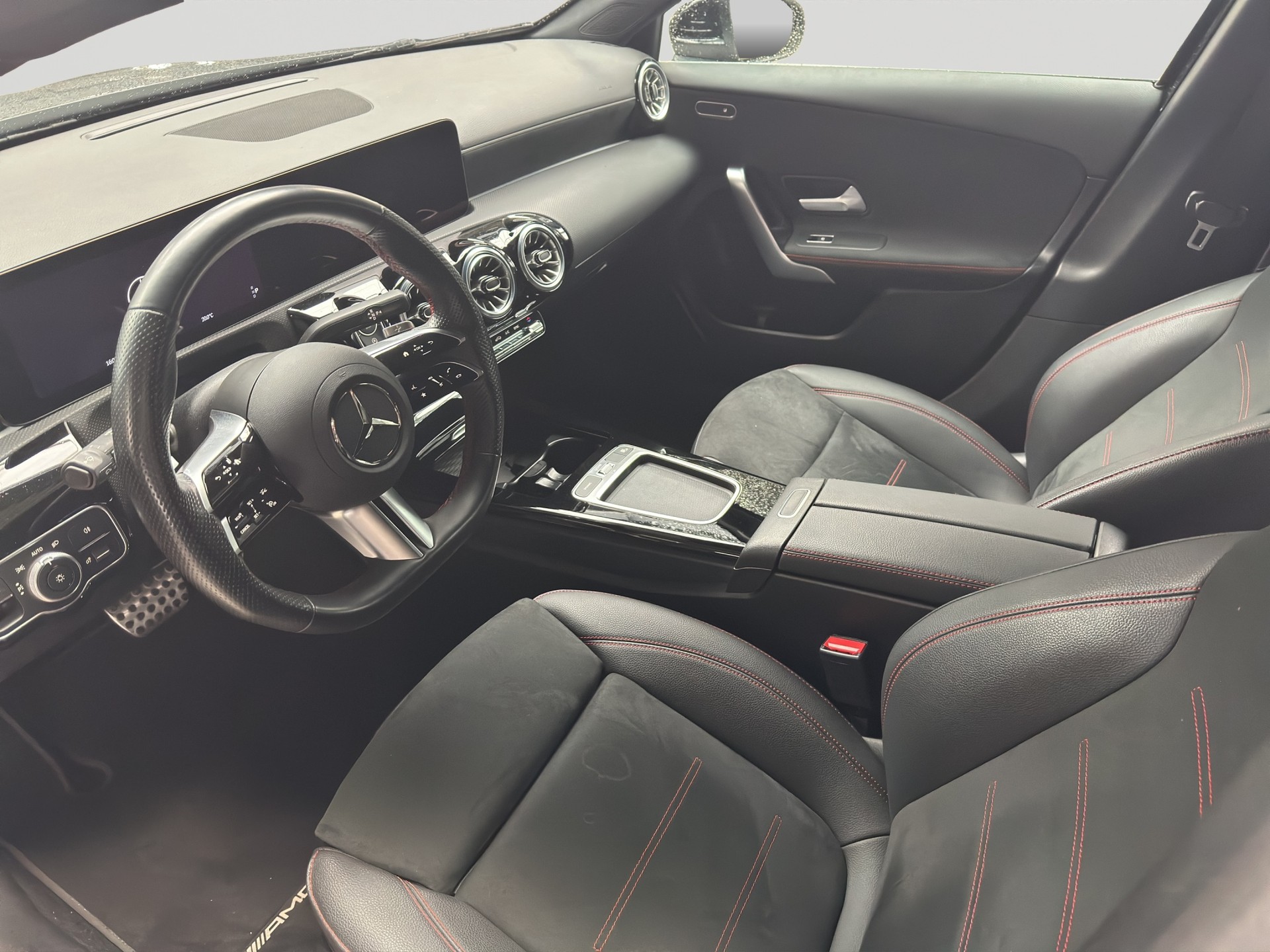 MERCEDES-BENZ A 200 AMG 7G-DCT-image-6