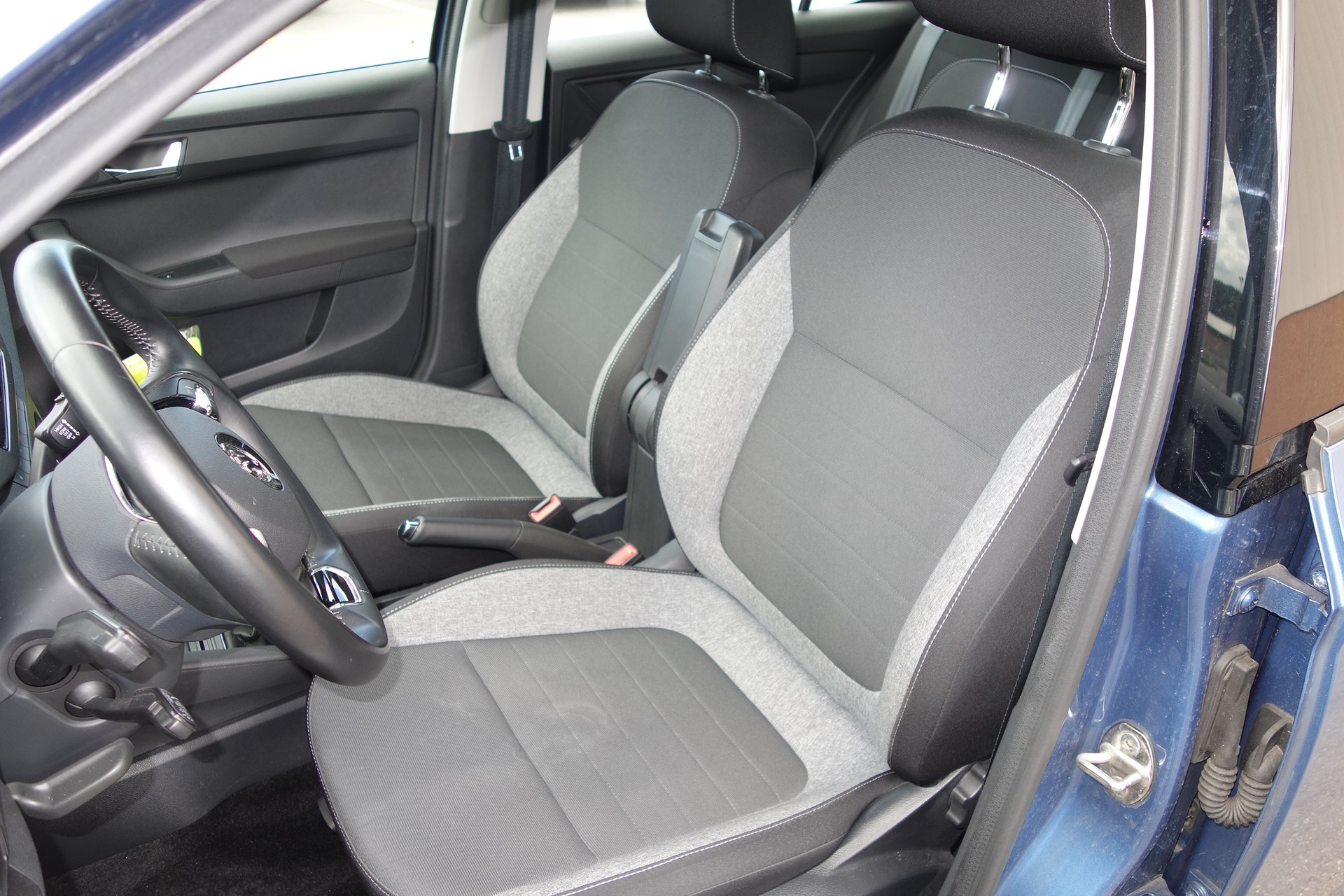 SKODA Fabia 1.0 TSI Drive-image-5