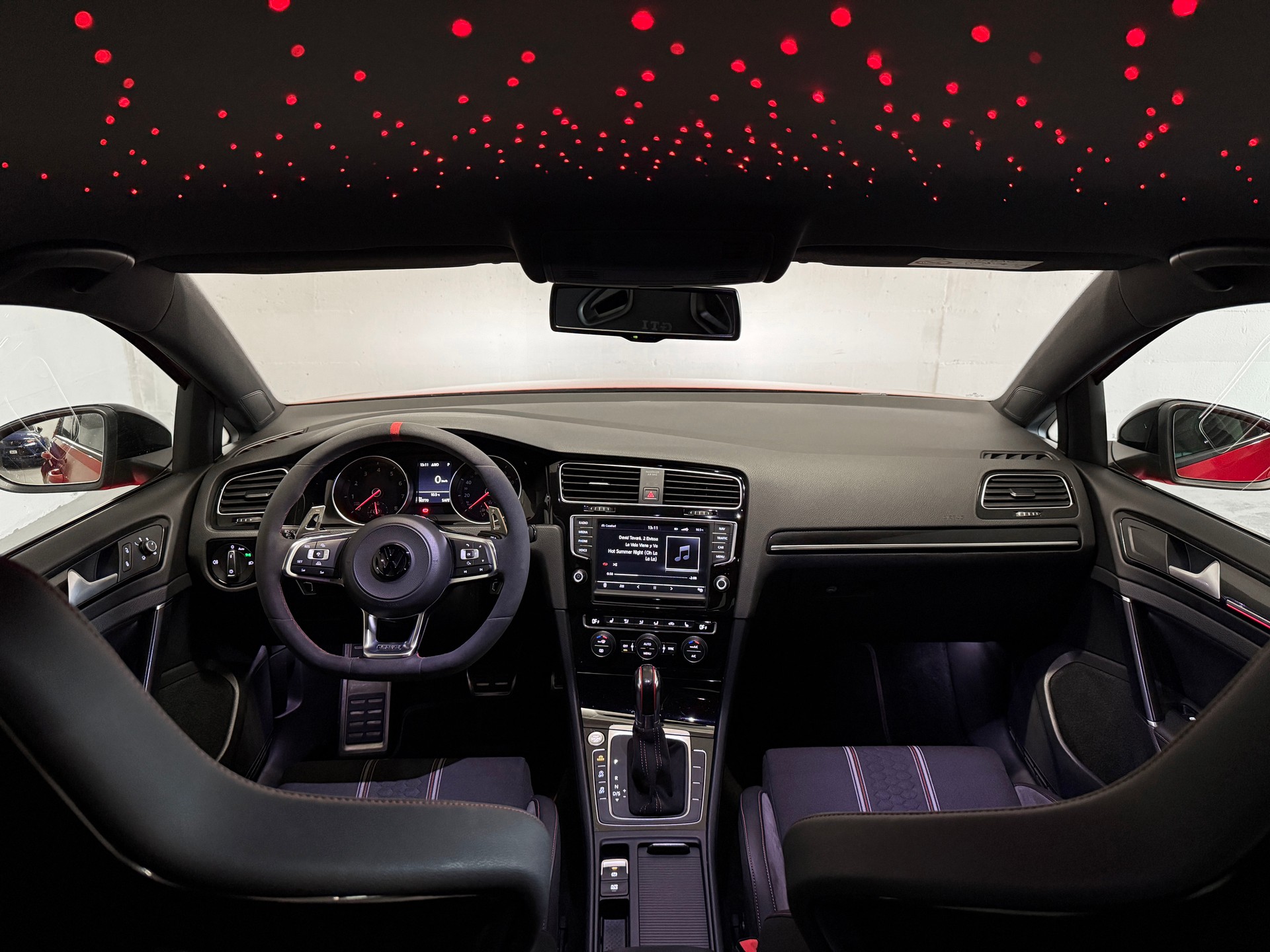 VW Golf 2.0 TSI GTI Clubsport DSG-image-10
