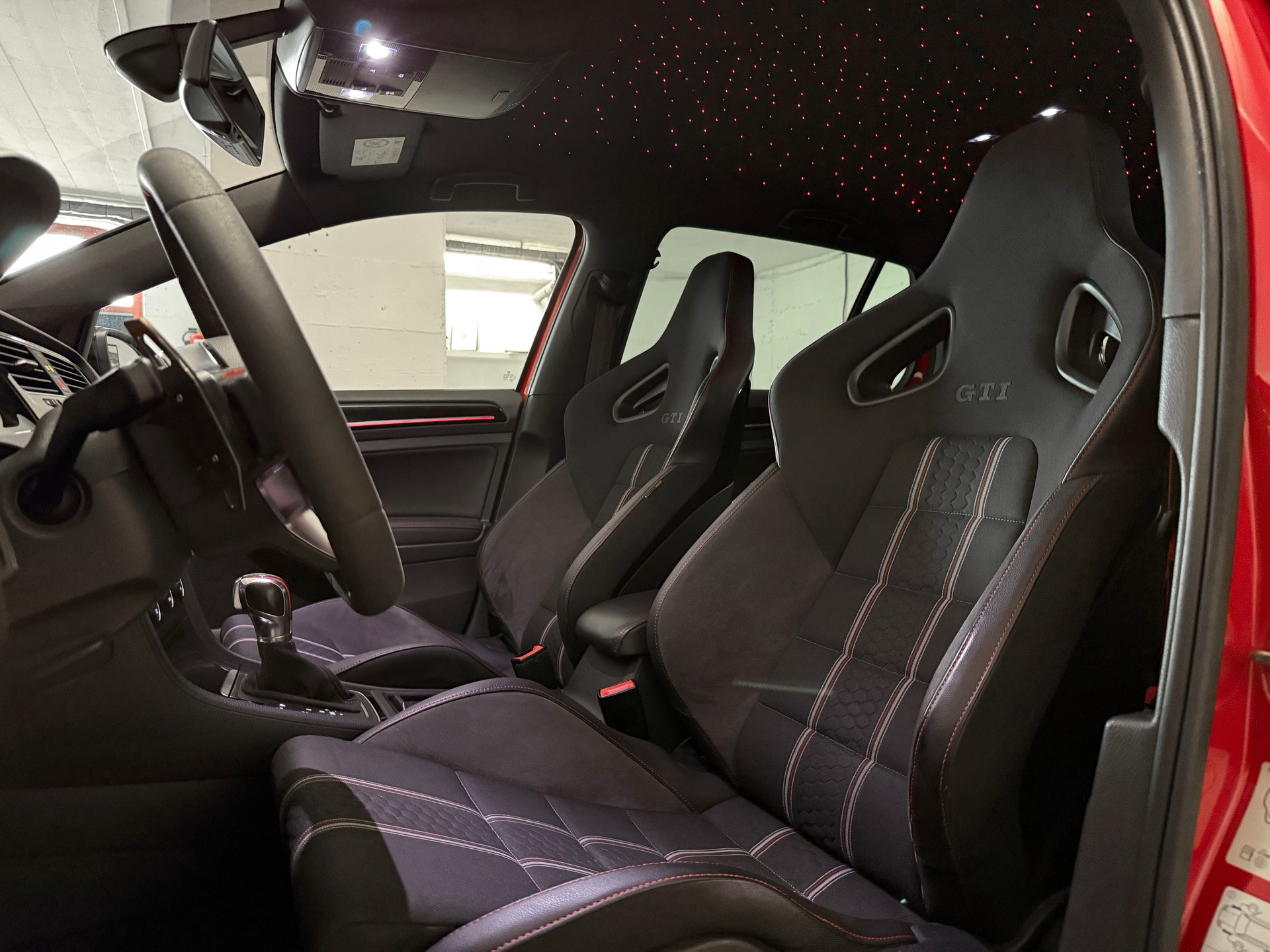 VW Golf 2.0 TSI GTI Clubsport DSG-image-6