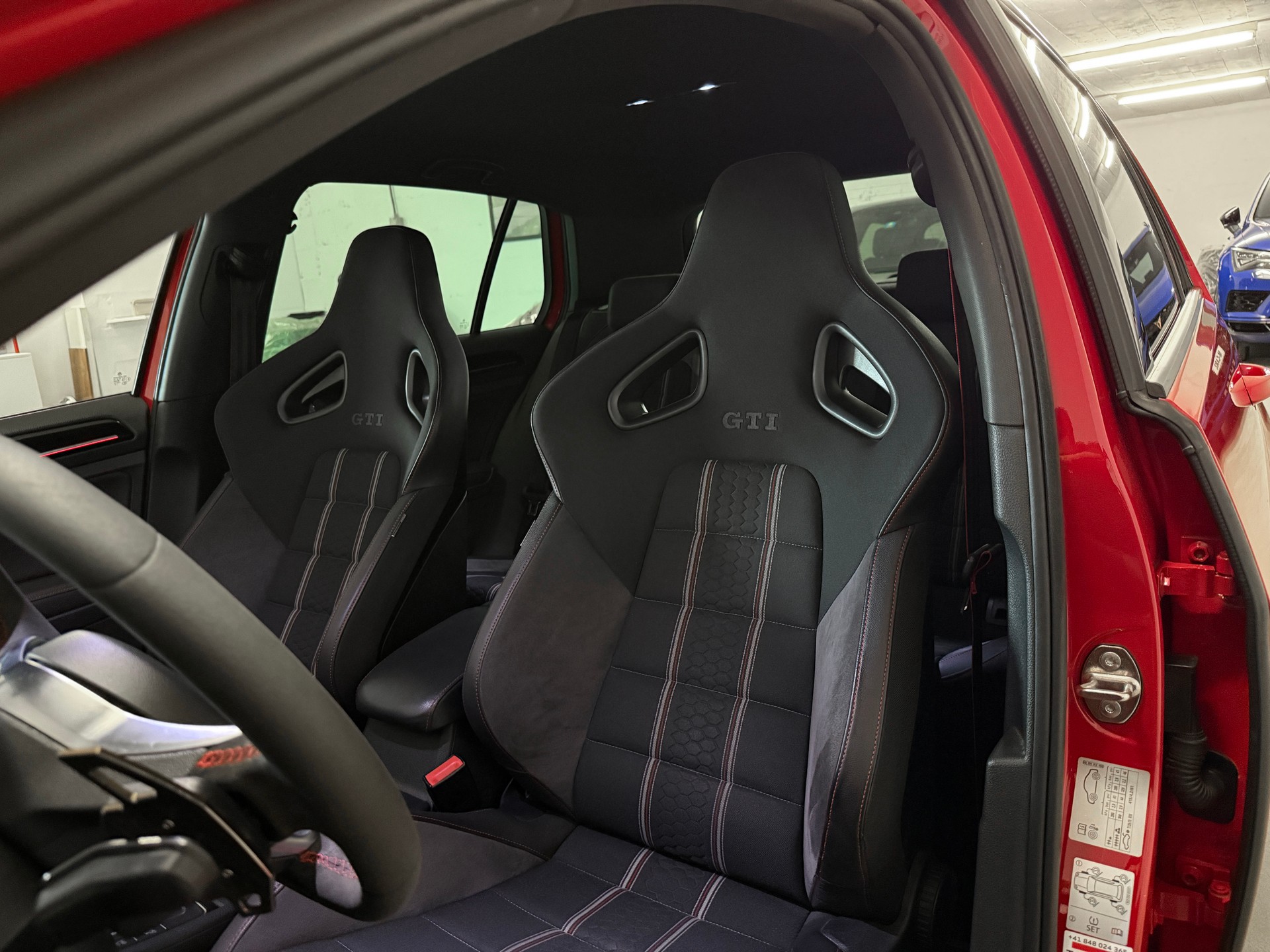 VW Golf 2.0 TSI GTI Clubsport DSG-image-12