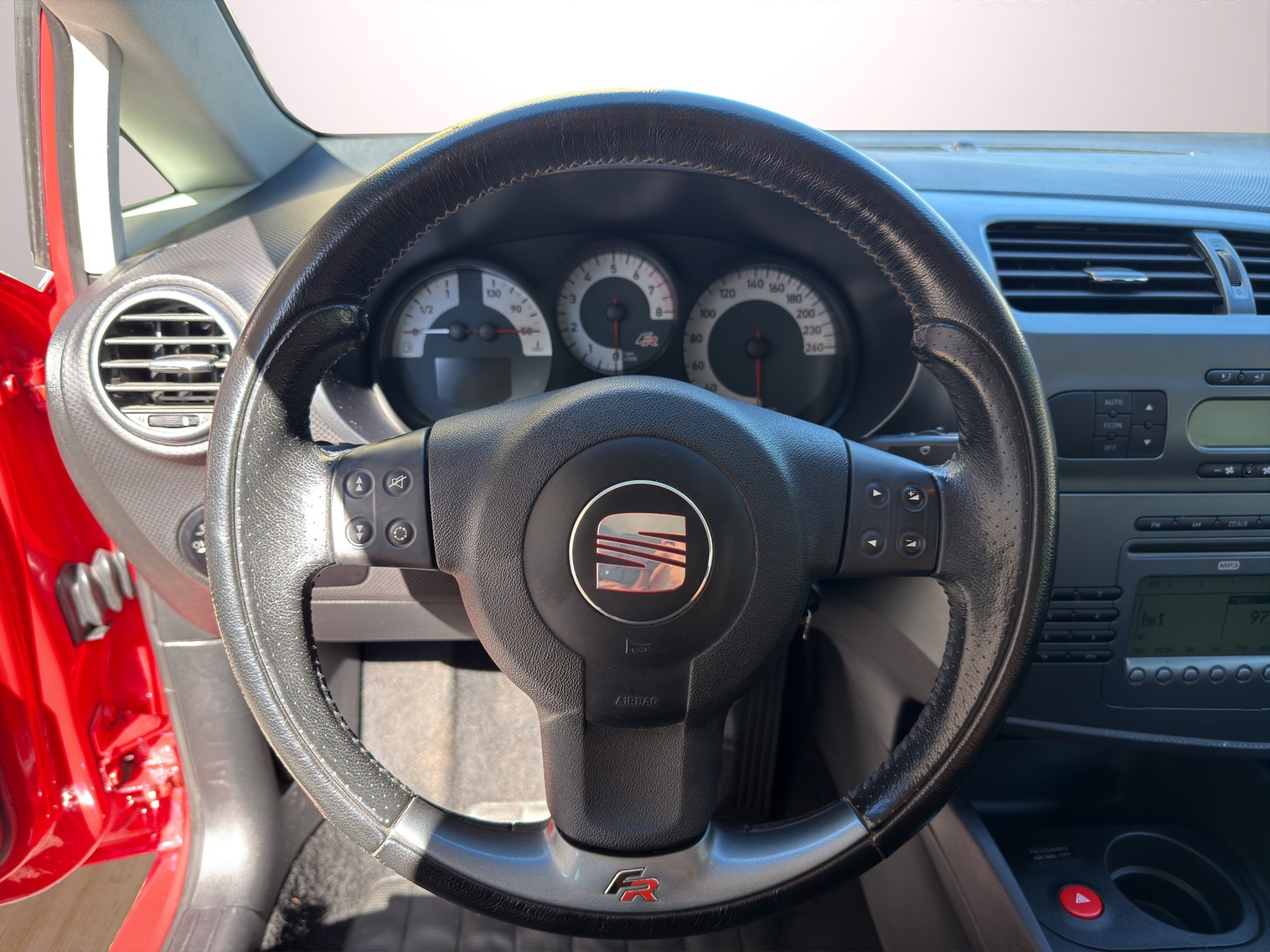 SEAT Leon 2.0 TSI FR-image-9