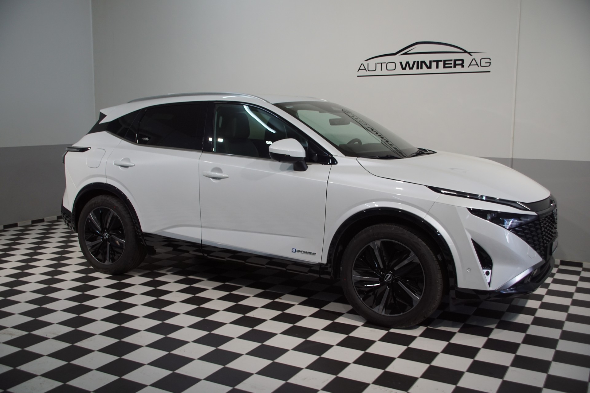 NISSAN Qashqai 1.5 VC-T e-Power Tekna ++SWISS++-showroom-element-2