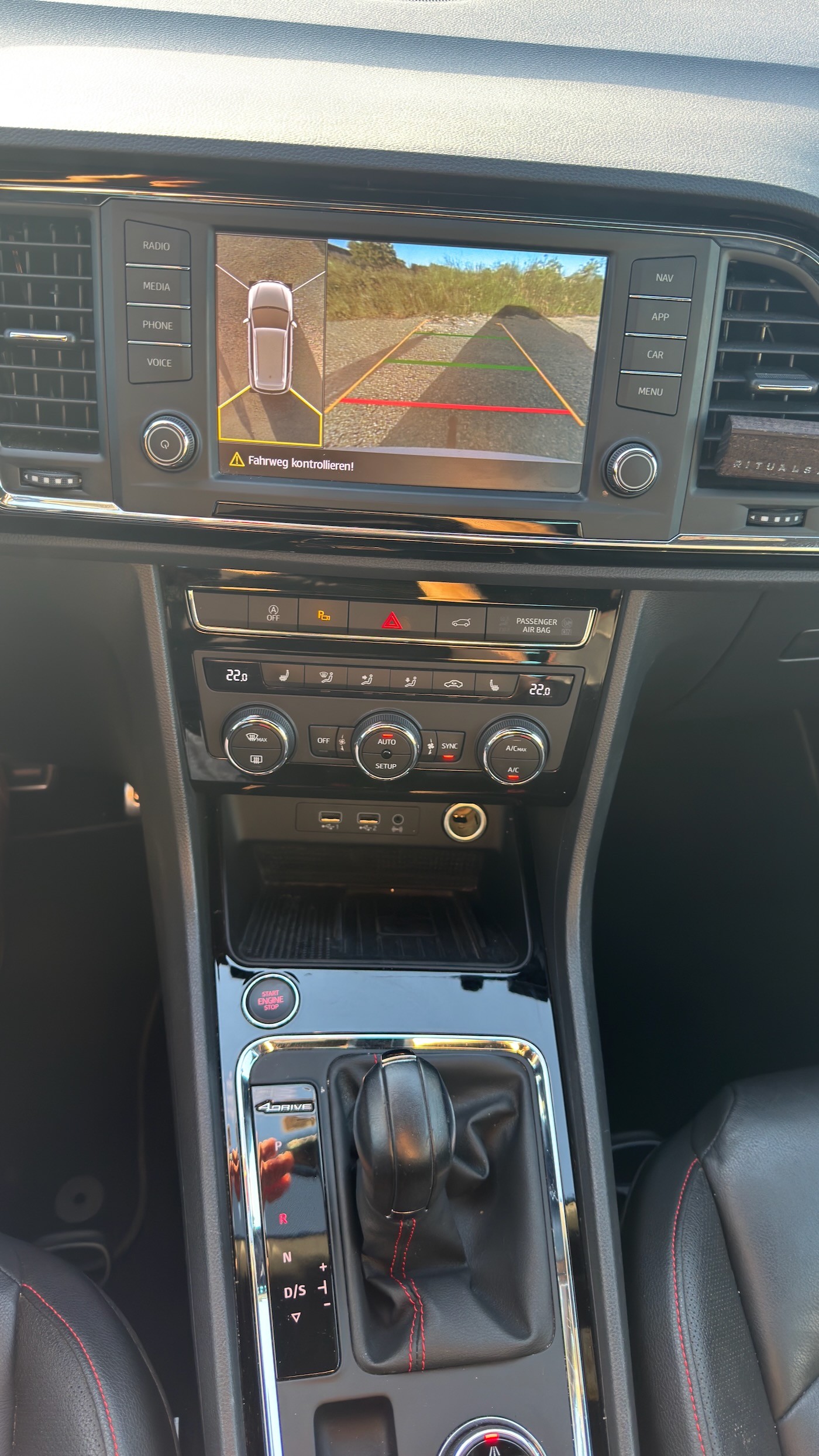 SEAT ATECA 1.4 TSI FR 4Drive DSG-image-13