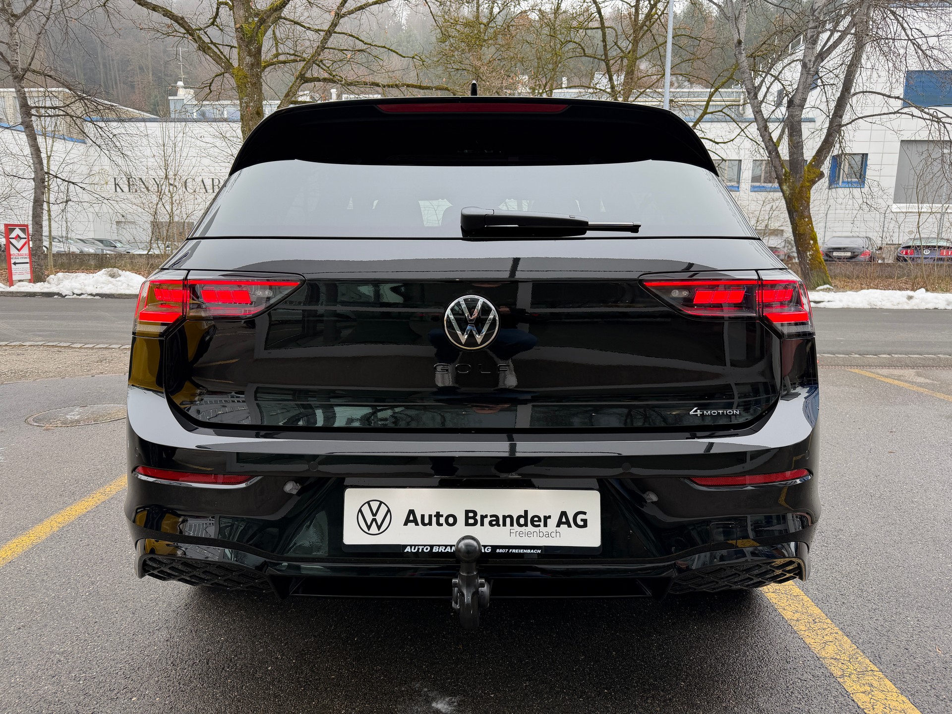 VW Golf 2.0 TSI R-Line DSG 4 Motion-image-4