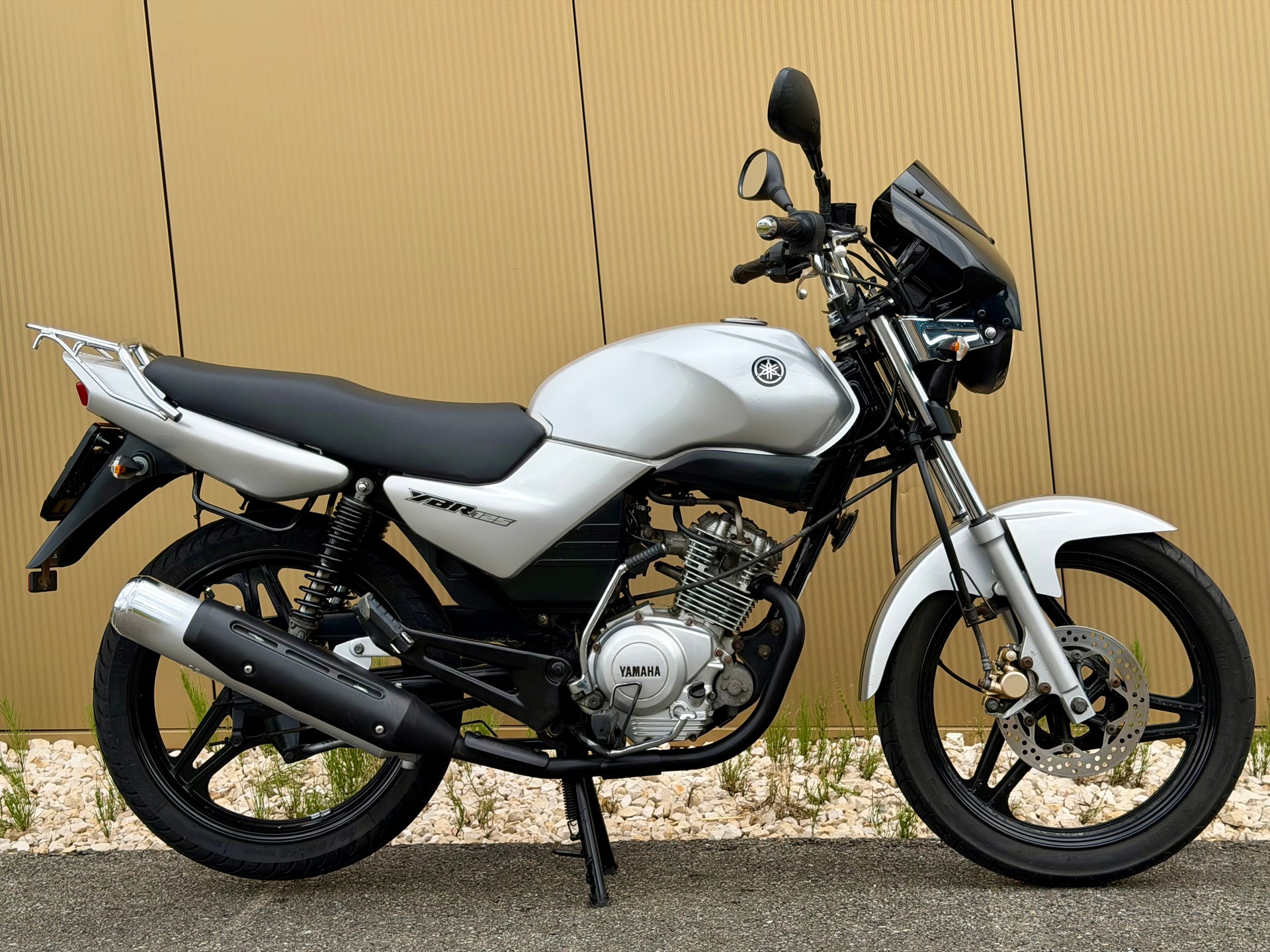 YAMAHA YBR 125-showroom-element-3