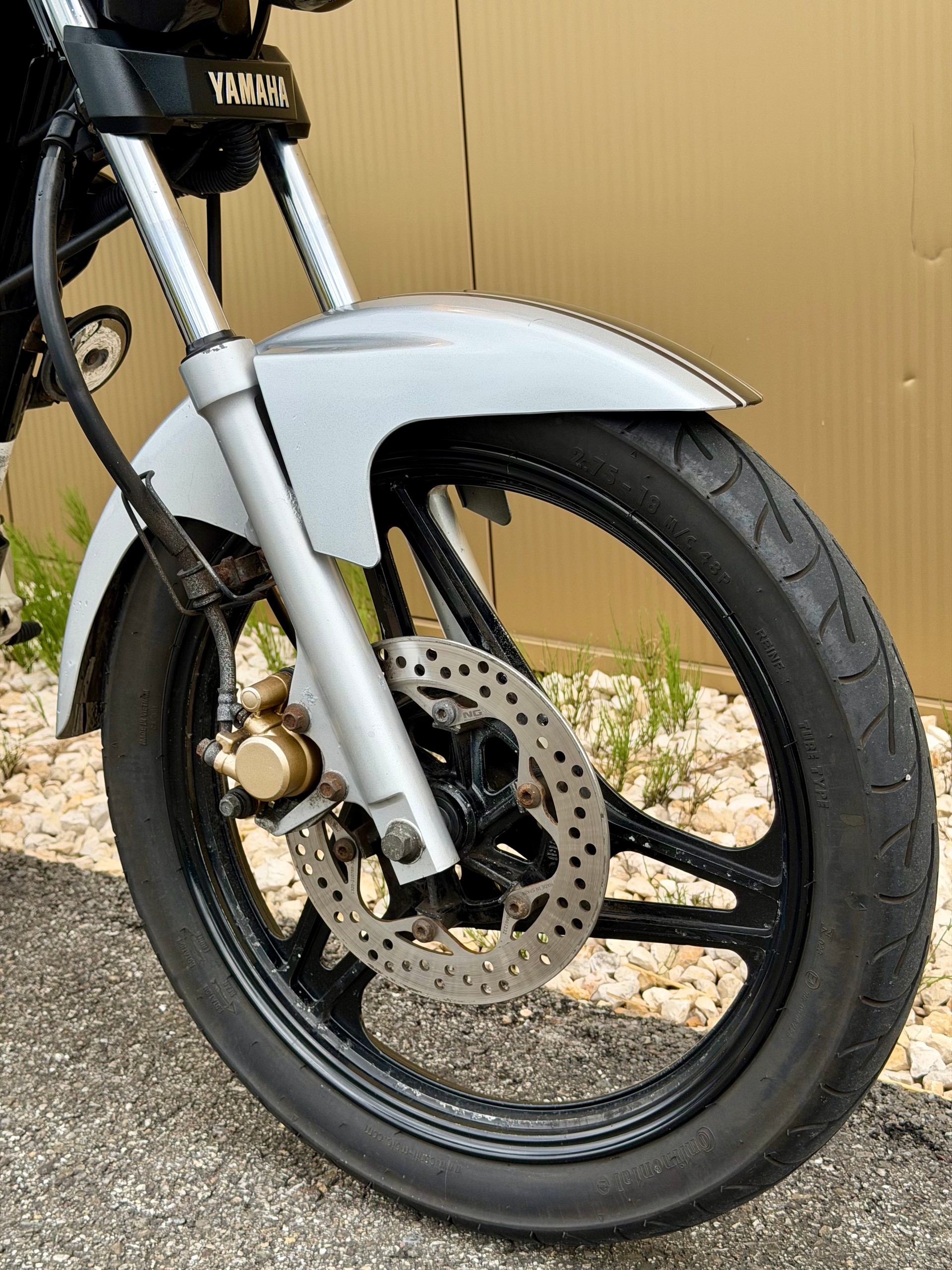 YAMAHA YBR 125-showroom-element-1