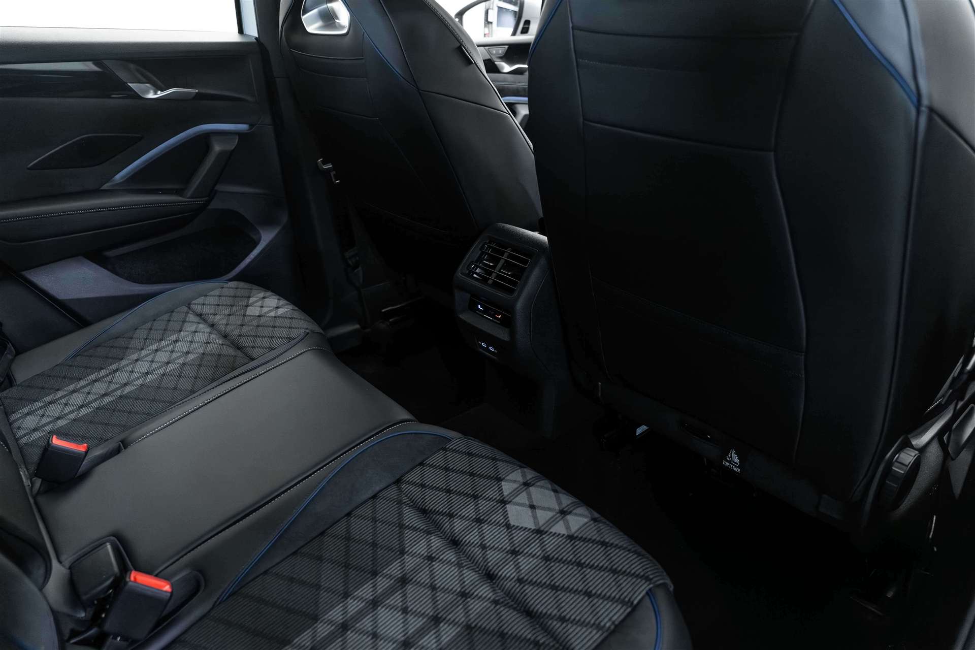 VW Tiguan 1.5 TSi evo2 mHEV R-Line DSG-Automat-image-14