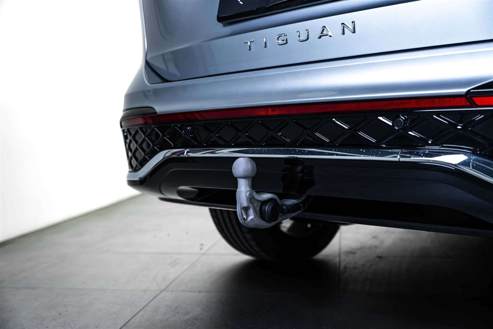VW Tiguan 1.5 TSi evo2 mHEV R-Line DSG-Automat-image-4