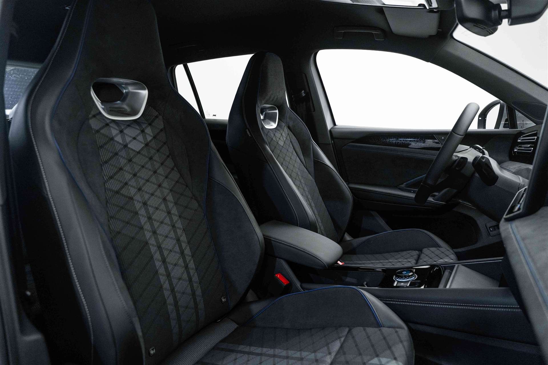 VW Tiguan 1.5 TSi evo2 mHEV R-Line DSG-Automat-image-12