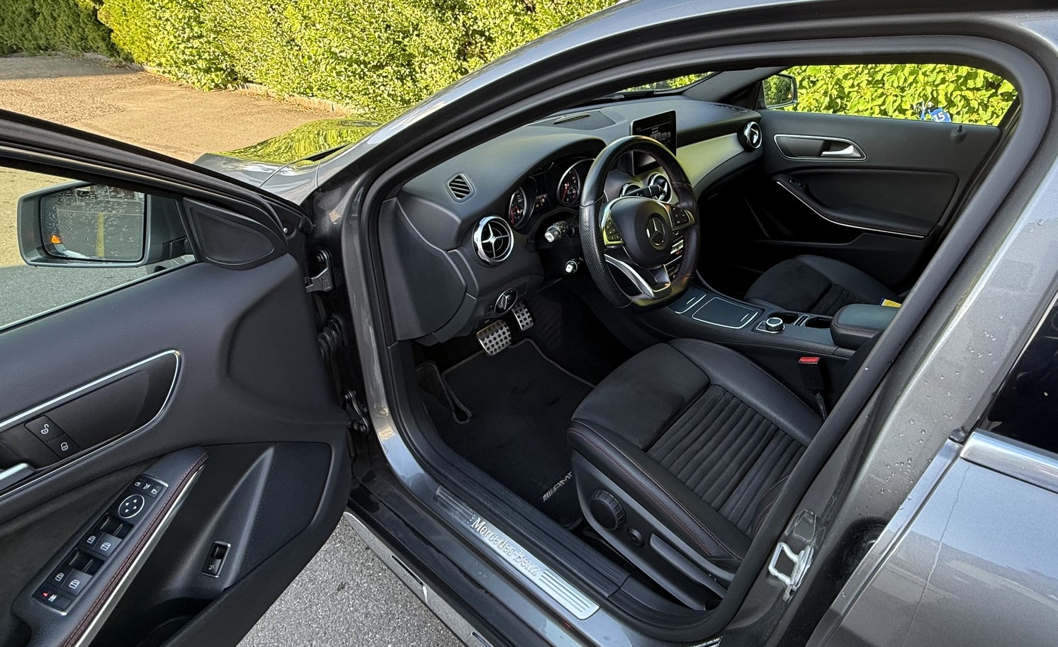 MERCEDES-BENZ GLA 220 d AMG Line 4Matic 7G-DCT-image-7
