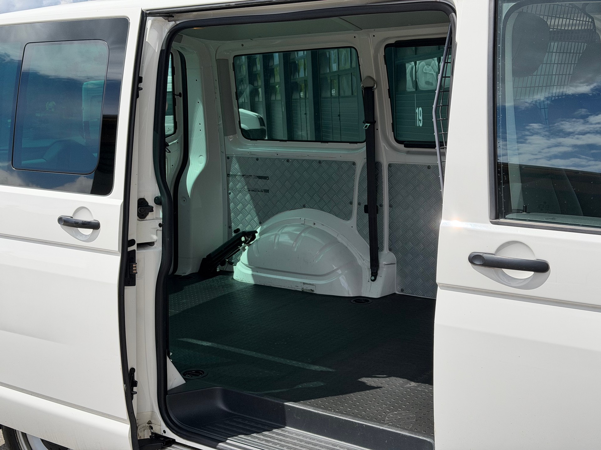 VW T5 2.0 Bi-TDI 4Motion DSG-image-6