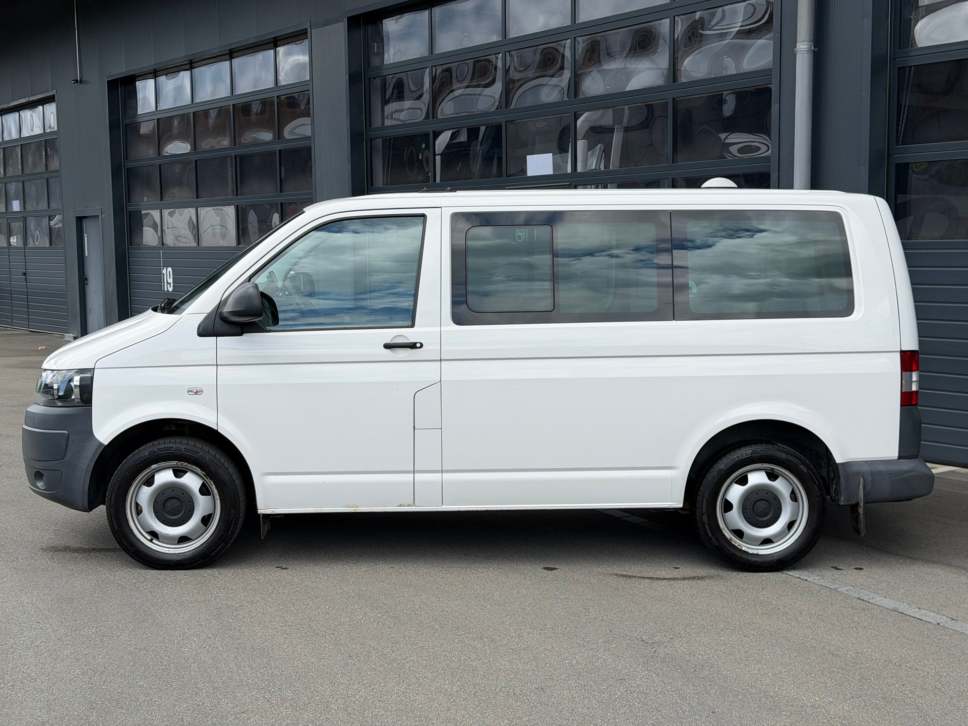 VW T5 2.0 Bi-TDI 4Motion DSG-image-2