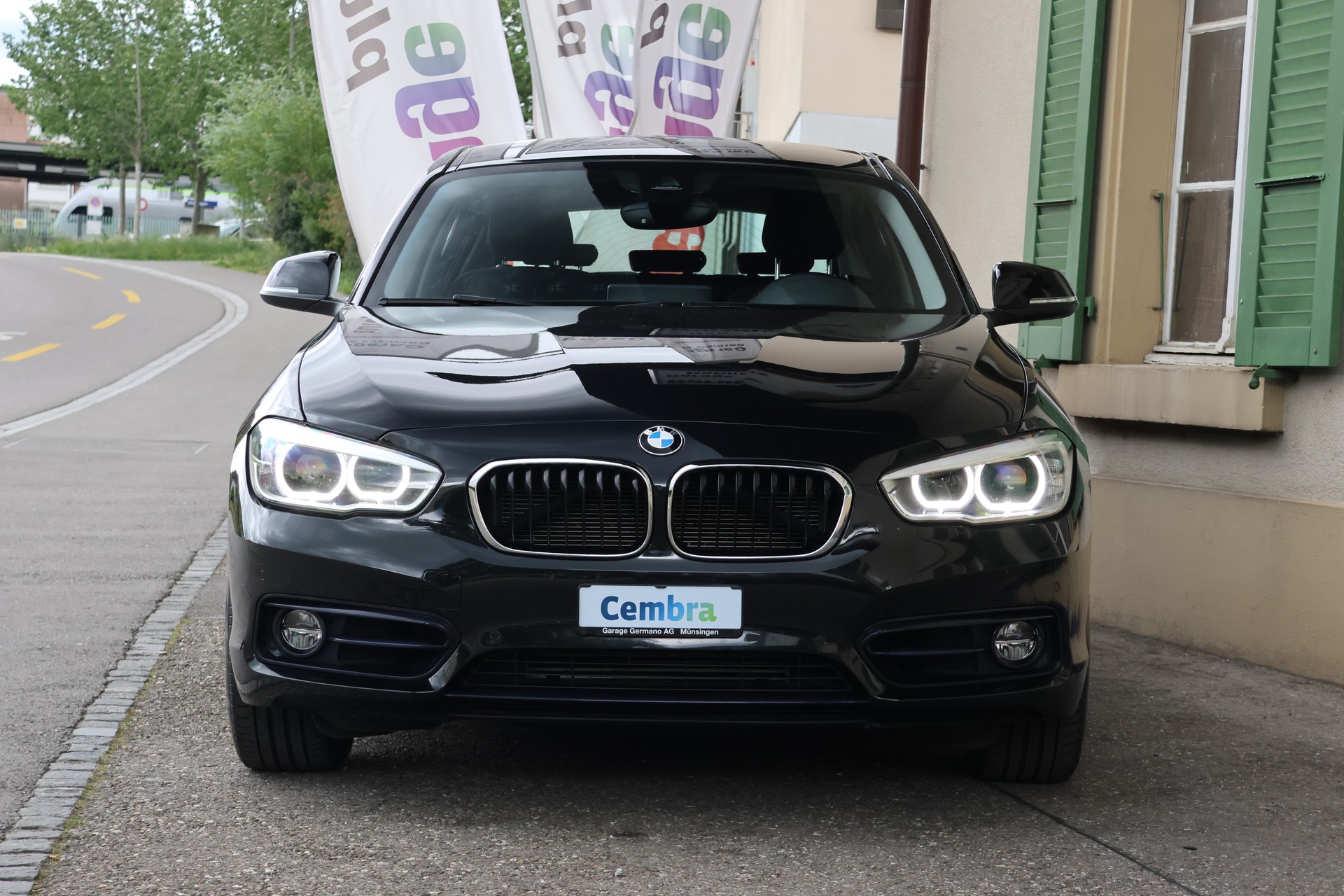 BMW 118d xDrive Sport Line-image-1