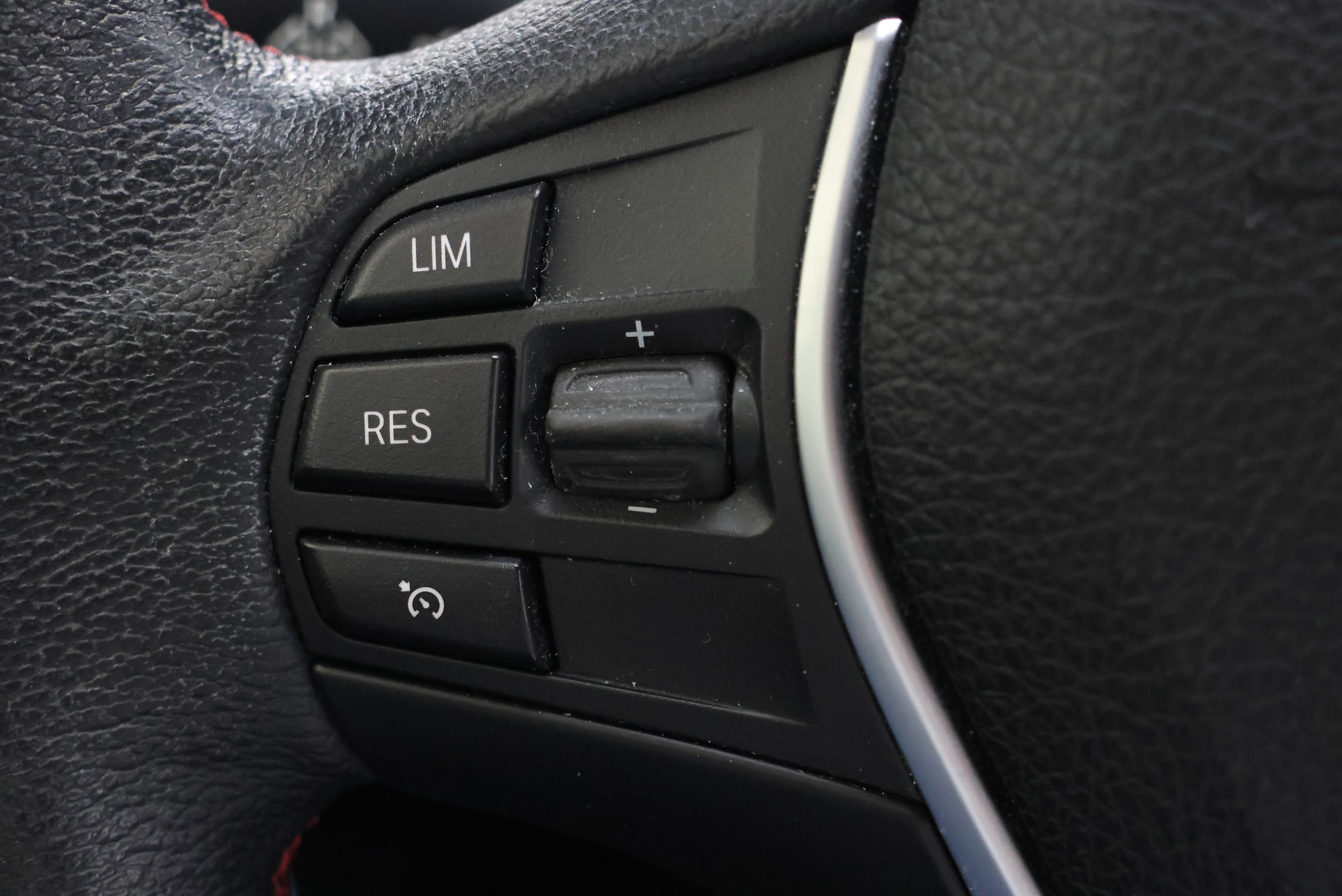 BMW 118d xDrive Sport Line-image-21