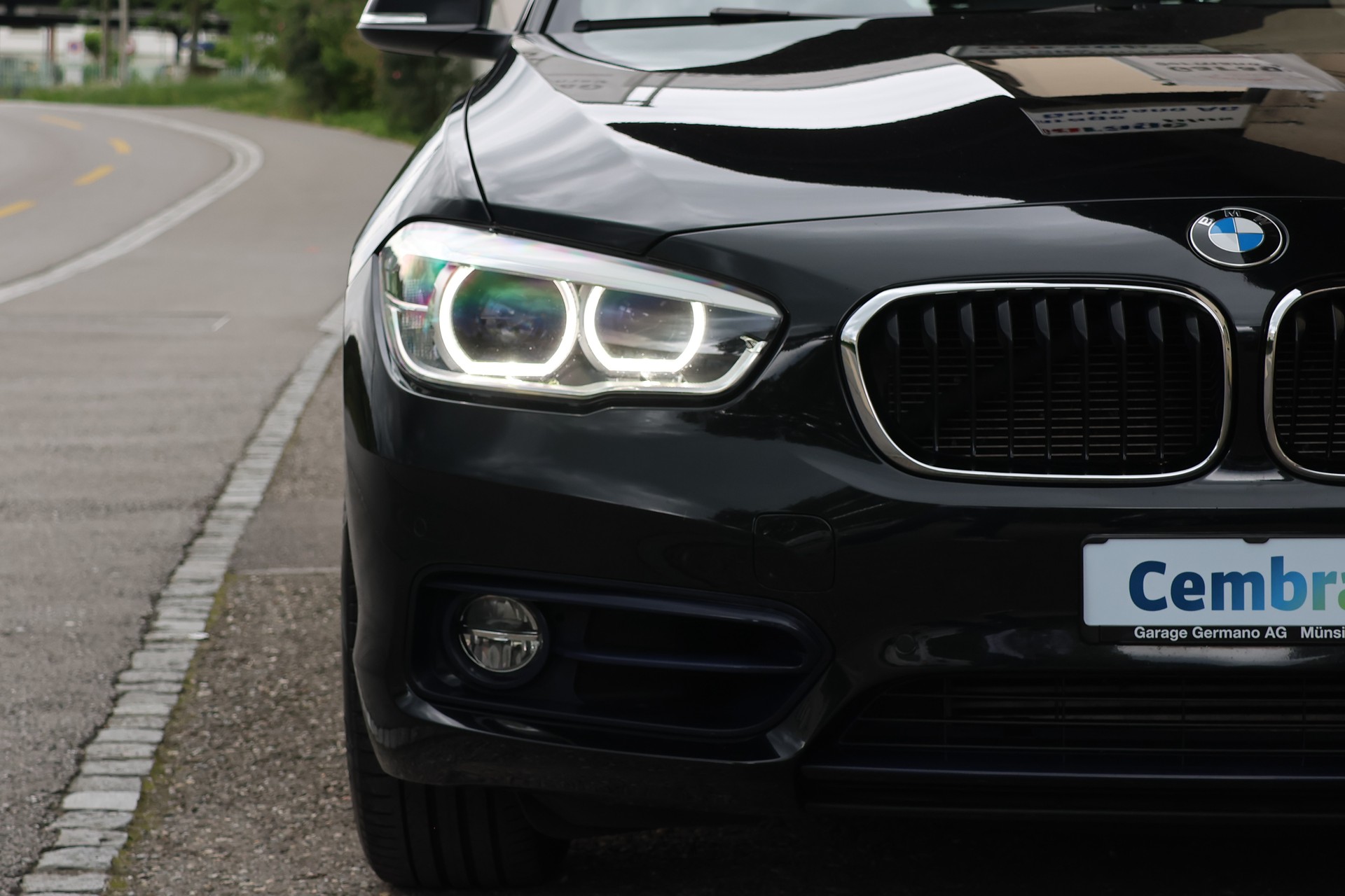 BMW 118d xDrive Sport Line-image-2