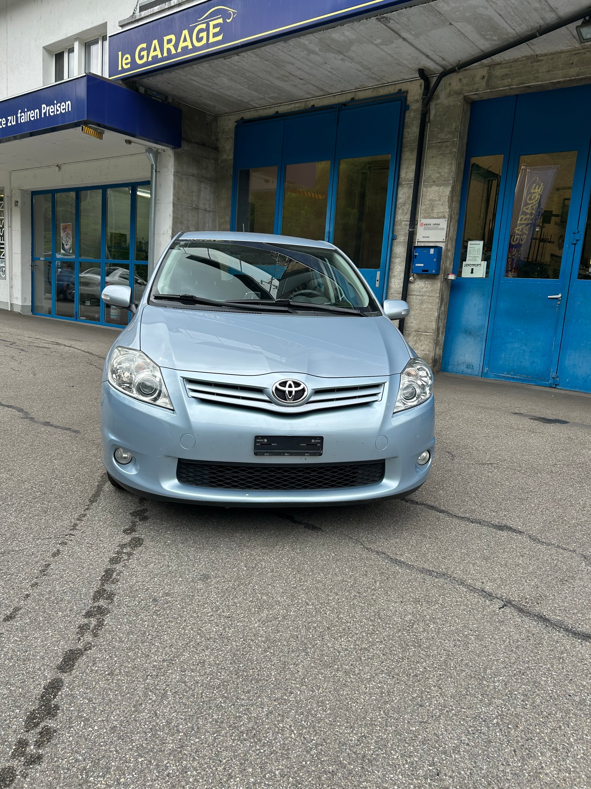 TOYOTA Auris 1.6 easy-image-0