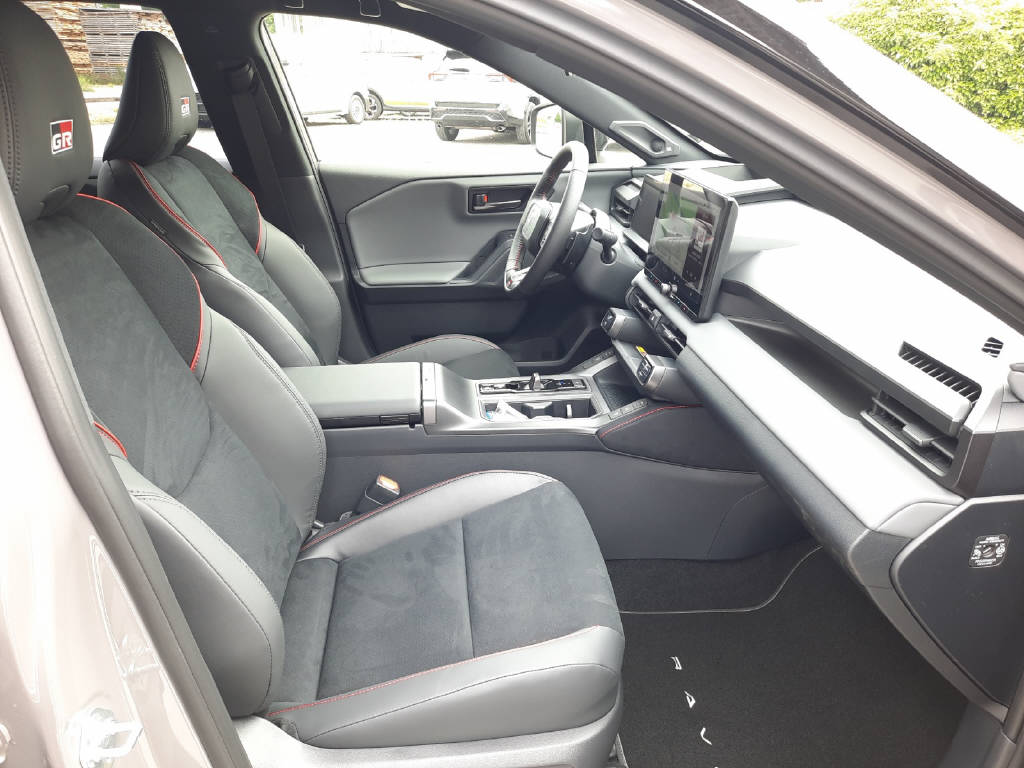 TOYOTA RAV-4 2.5 HEV GR Sport-image-6