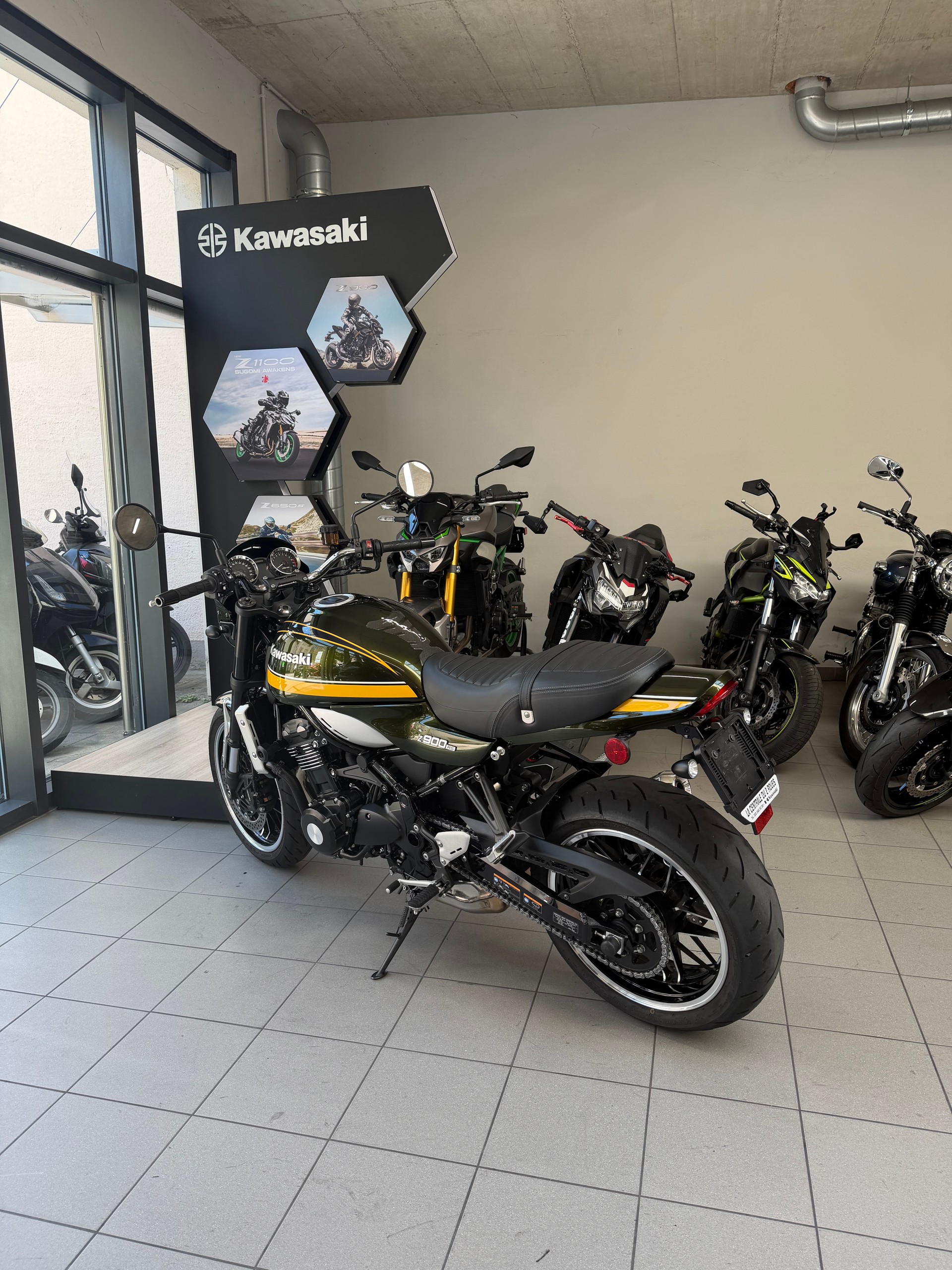 KAWASAKI Z 900 RS-image-3