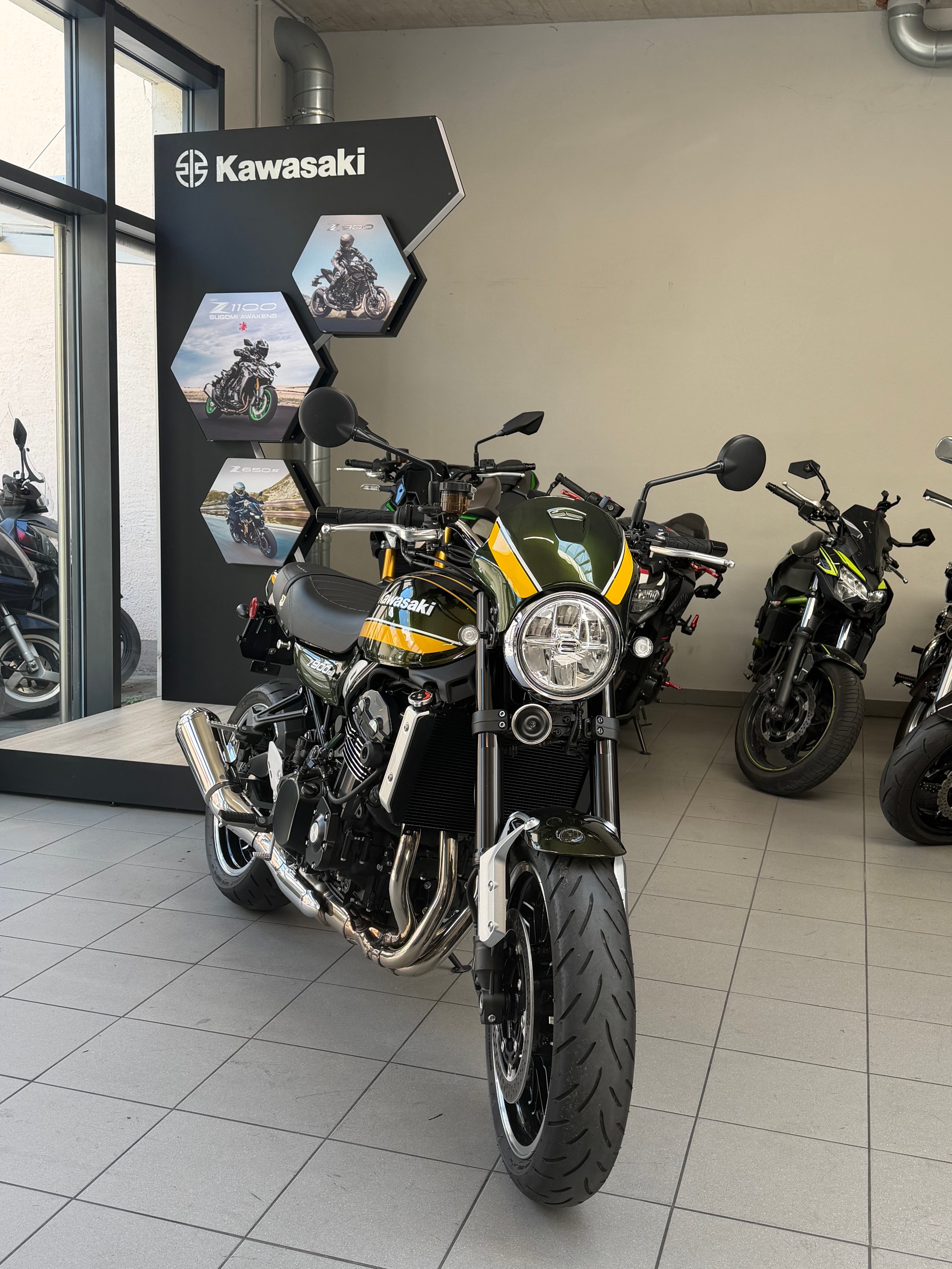 KAWASAKI Z 900 RS-image-2