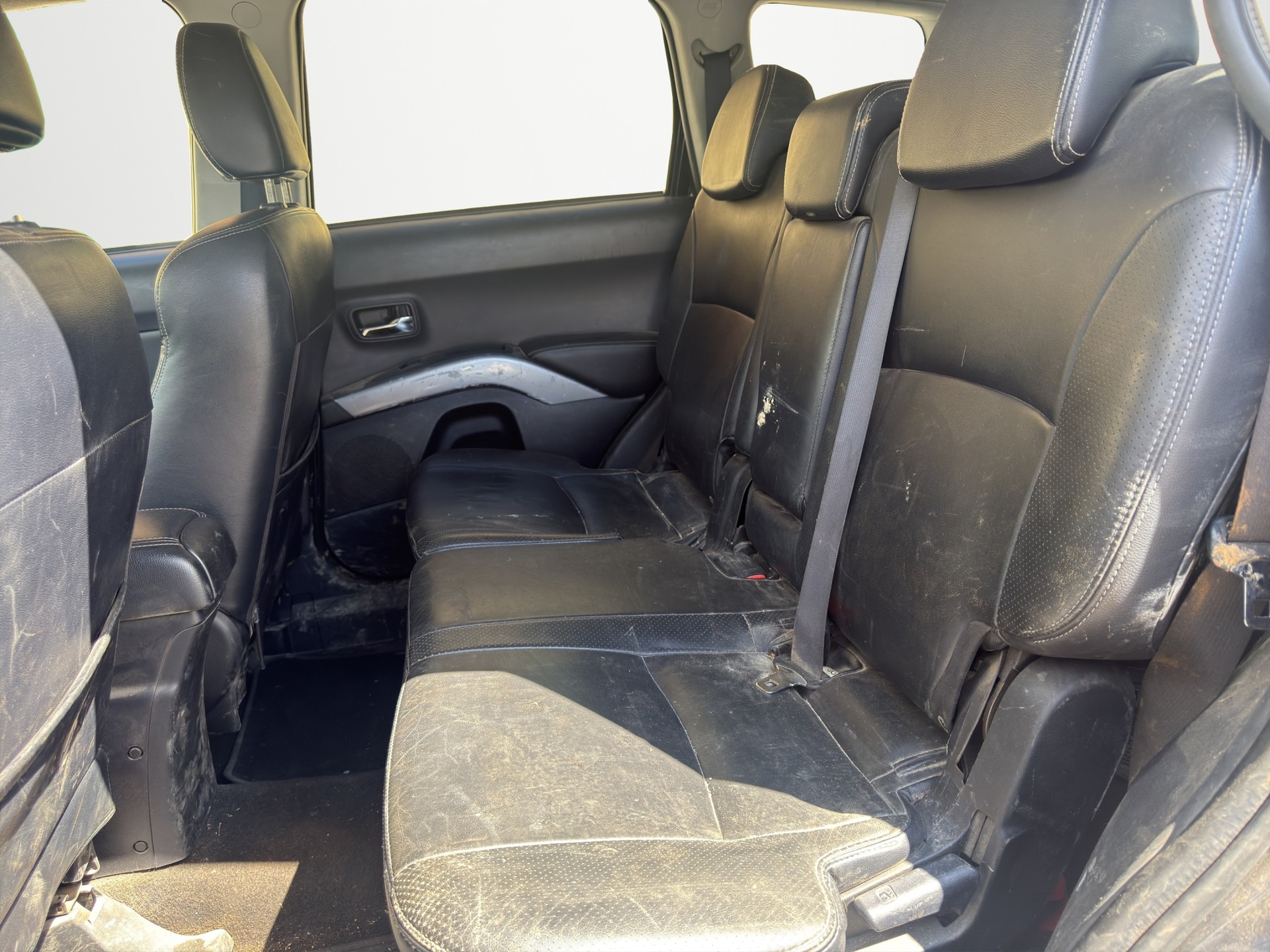 PEUGEOT 4007 2.2 HDi Platinum Edition-image-9