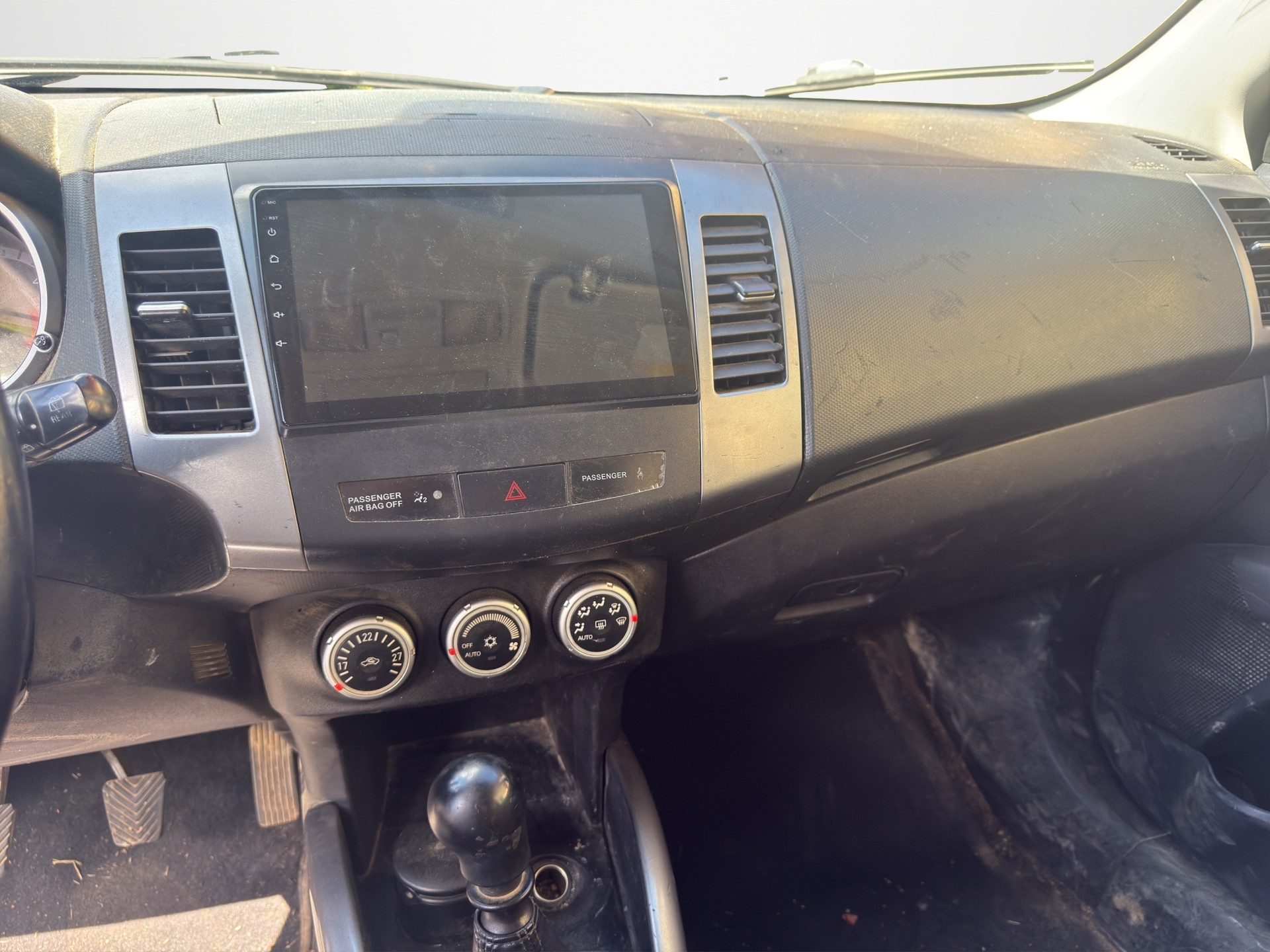PEUGEOT 4007 2.2 HDi Platinum Edition-image-12