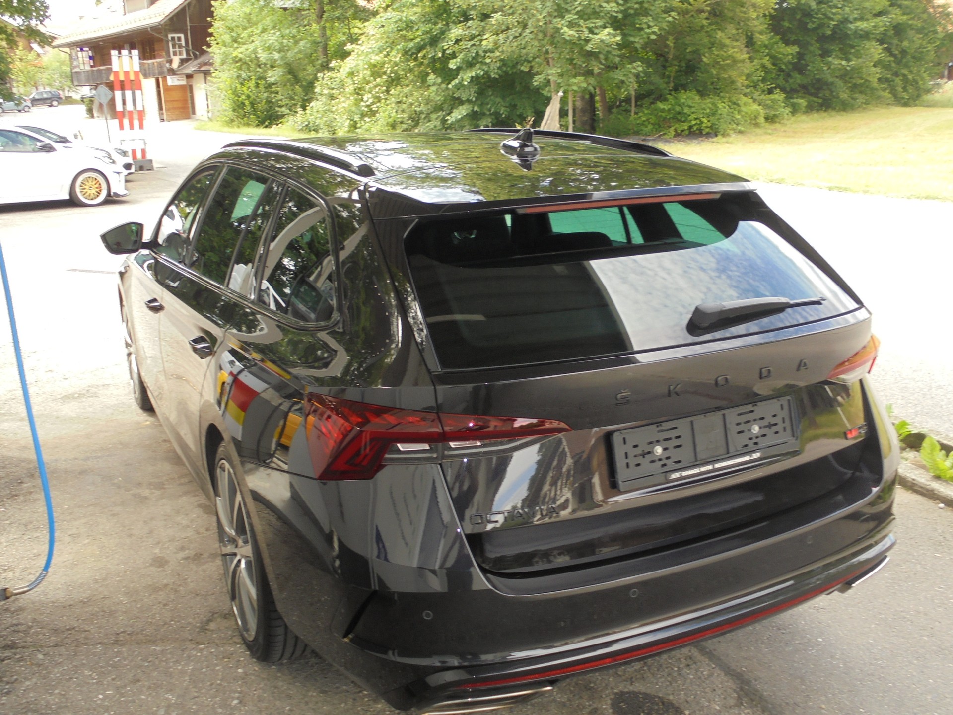 SKODA Octavia Combi 2.0 TDI DSG RS 4x4-image-4