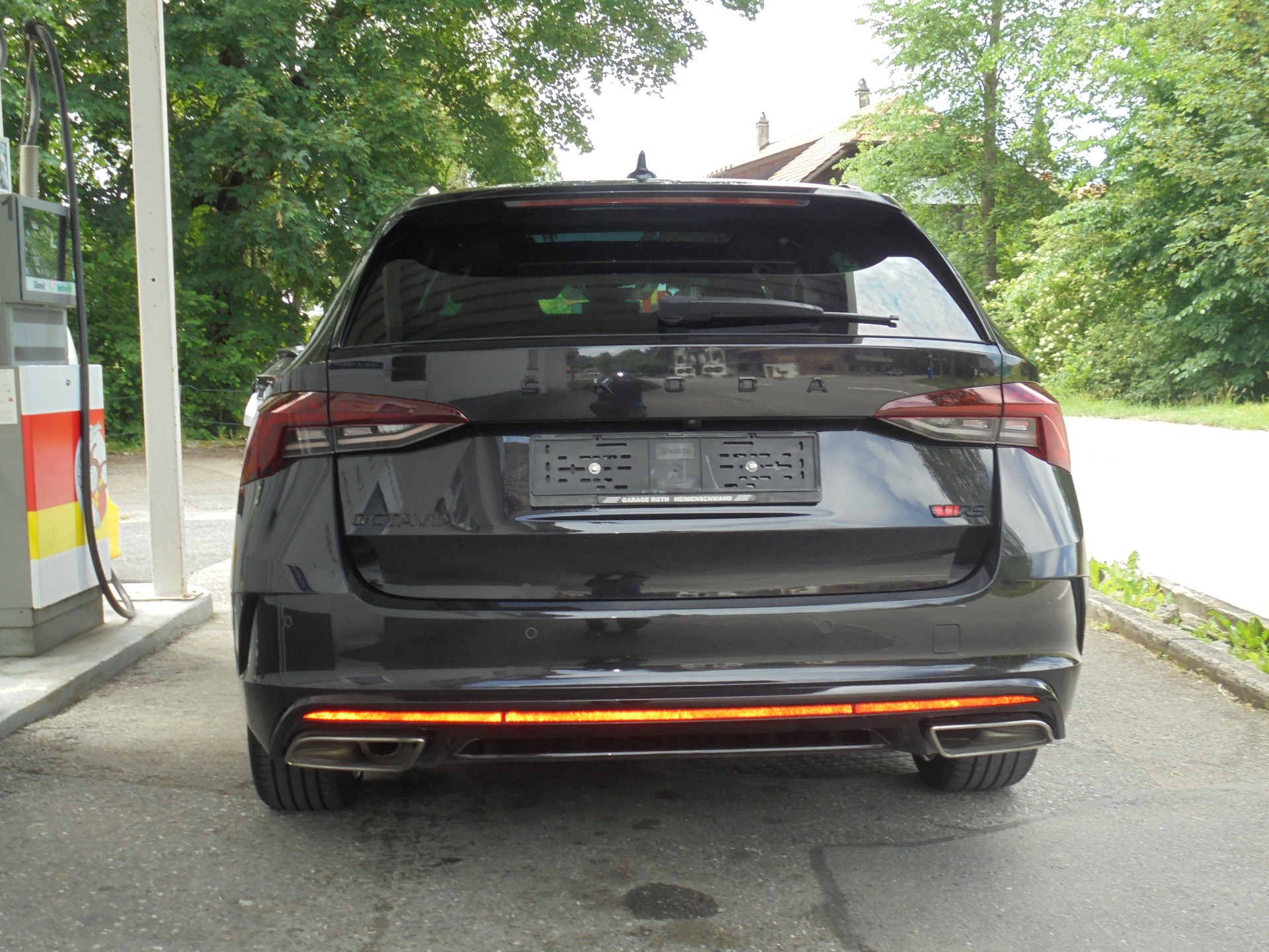 SKODA Octavia Combi 2.0 TDI DSG RS 4x4-image-3