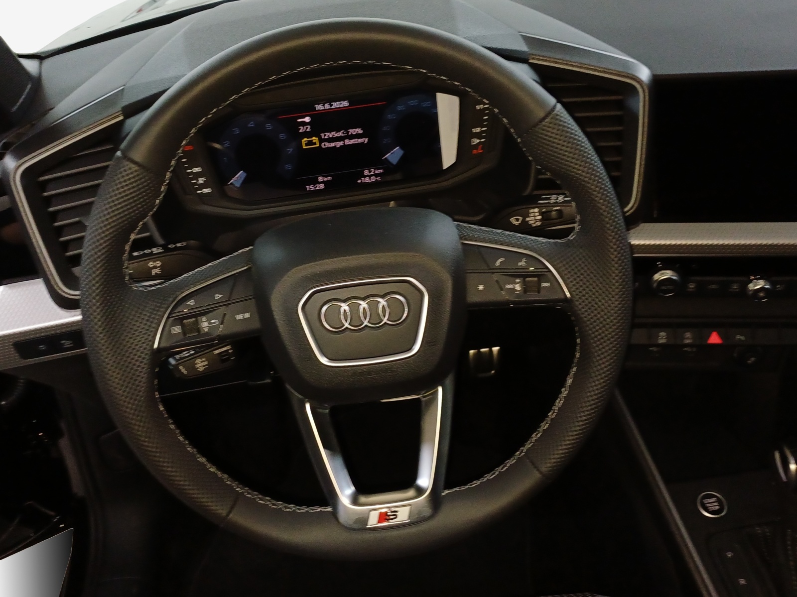 AUDI A1 Sportback 30 TFSI S Line S-tronic-image-9