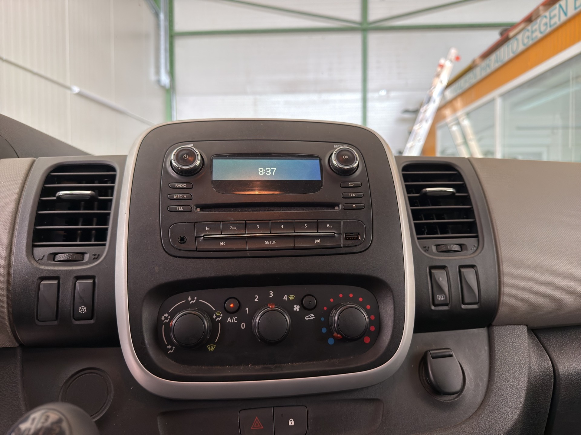 RENAULT Trafic 1.6 ENERGY TwinT. dCi120 2.9t Busin. L1H1-image-9