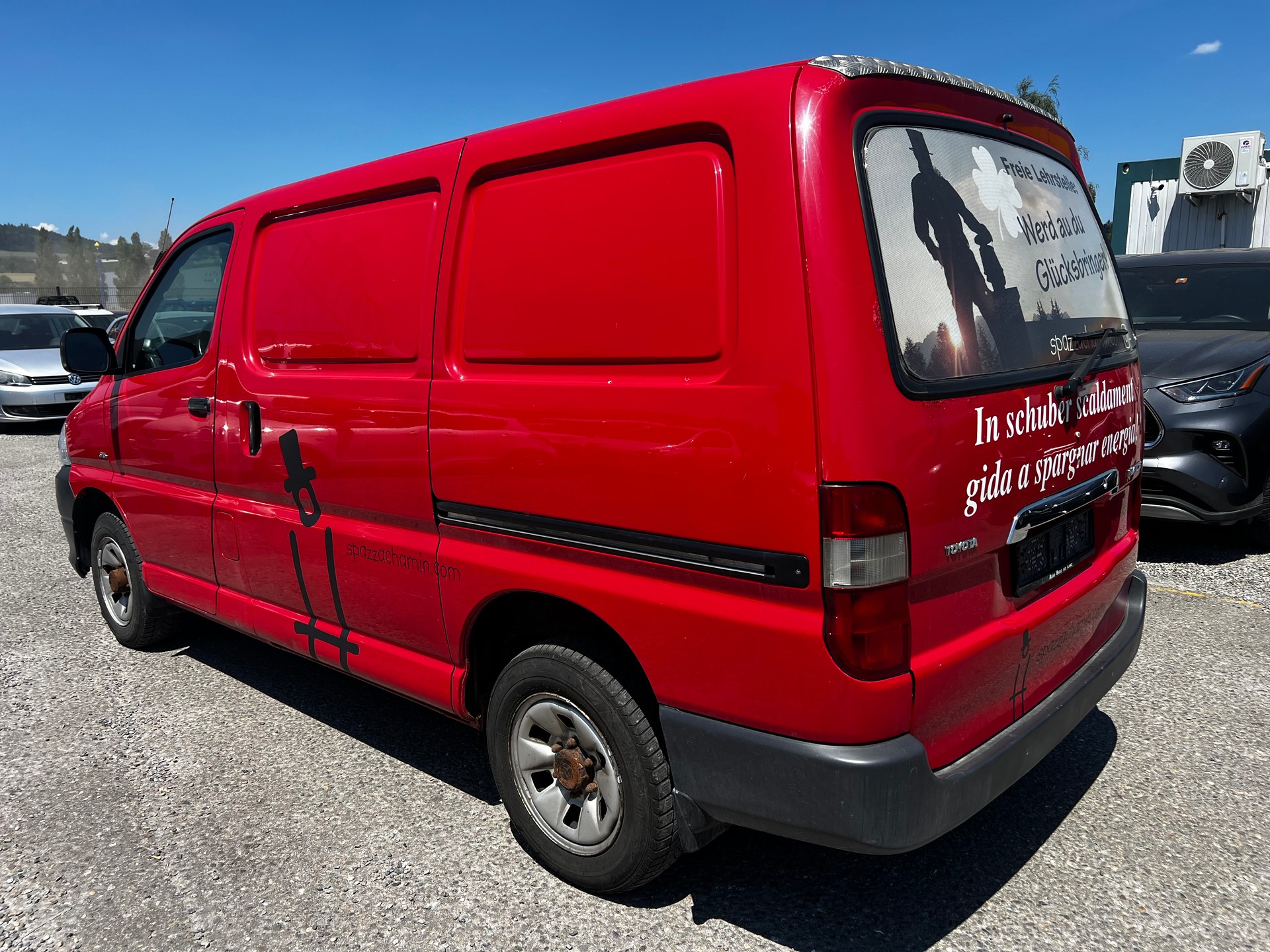TOYOTA Hiace D-4D Van 4WD SWB-image-4