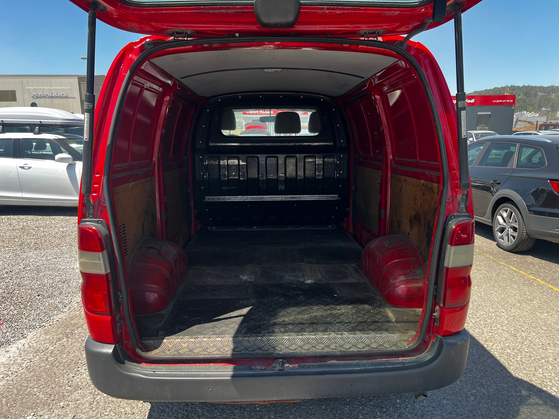 TOYOTA Hiace D-4D Van 4WD SWB-image-5