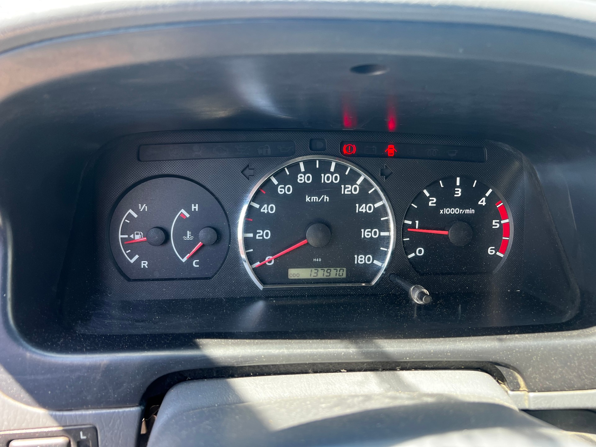 TOYOTA Hiace D-4D Van 4WD SWB-image-7